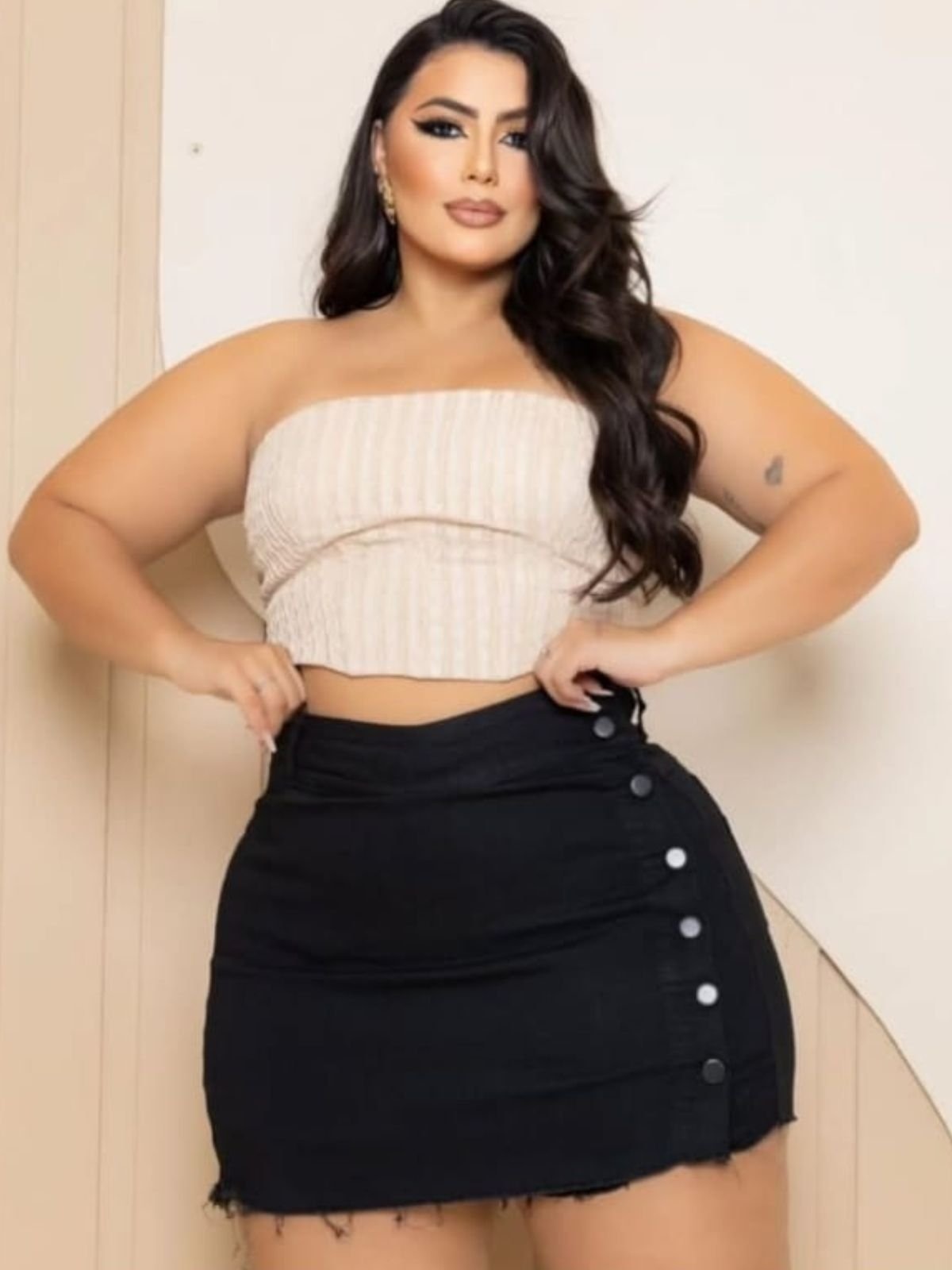 Imagem principal Saia Donna De Paula Short Saia Feminino Plus Size Cintura Alta Com Botões Donna de Paula preto