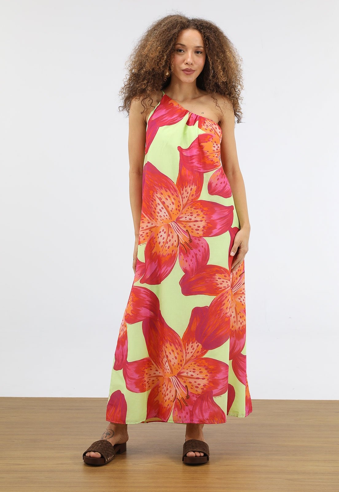 Imagem principal Vestido Feminino Farm Um Ombro Só Floral Longo Claro FARM verde