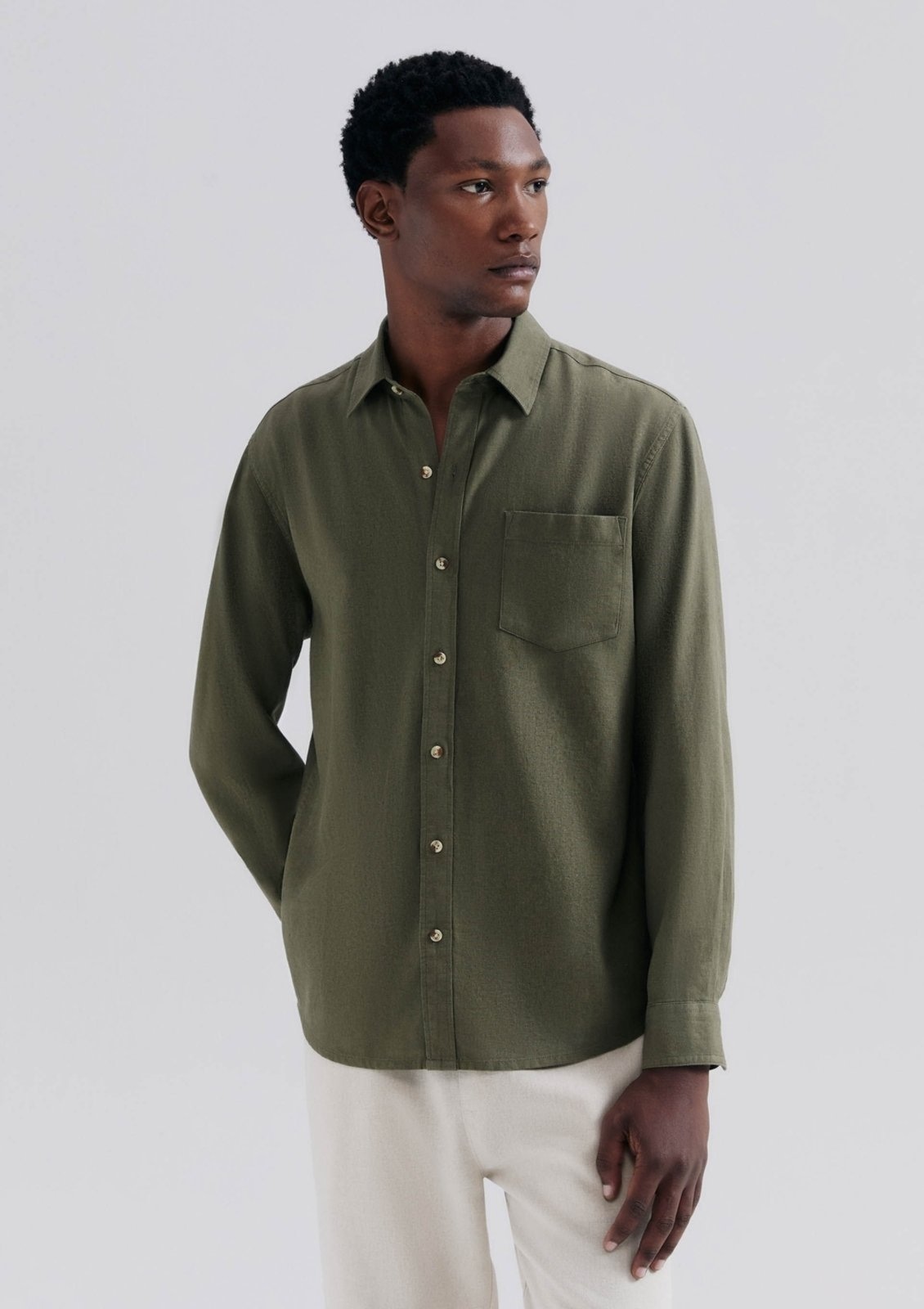 Imagem principal Camisa Básica Masculina Manga Longa Slim Em Linho Hering verde
