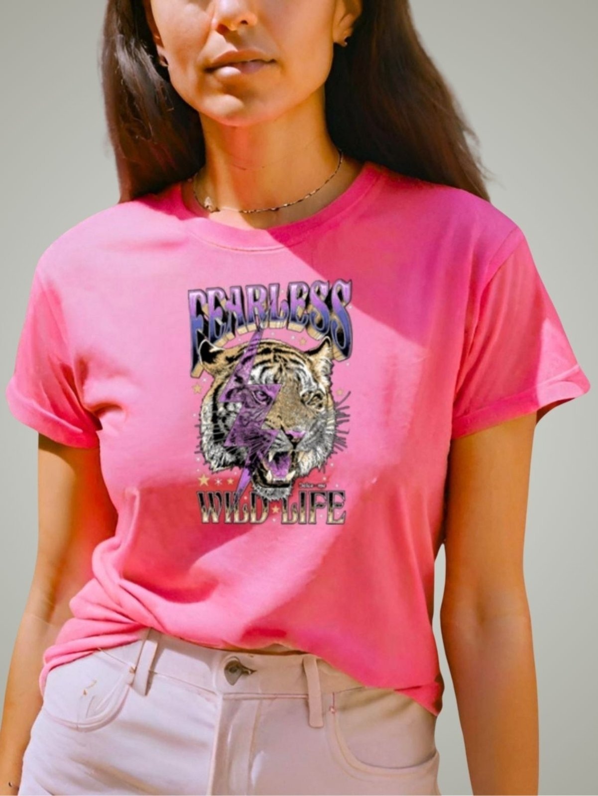 Imagem principal Camiseta Feminina T-shirts GuGi Plus Size Blusinhas Baby Look Flor com Fogo Camisa Gugi rosa