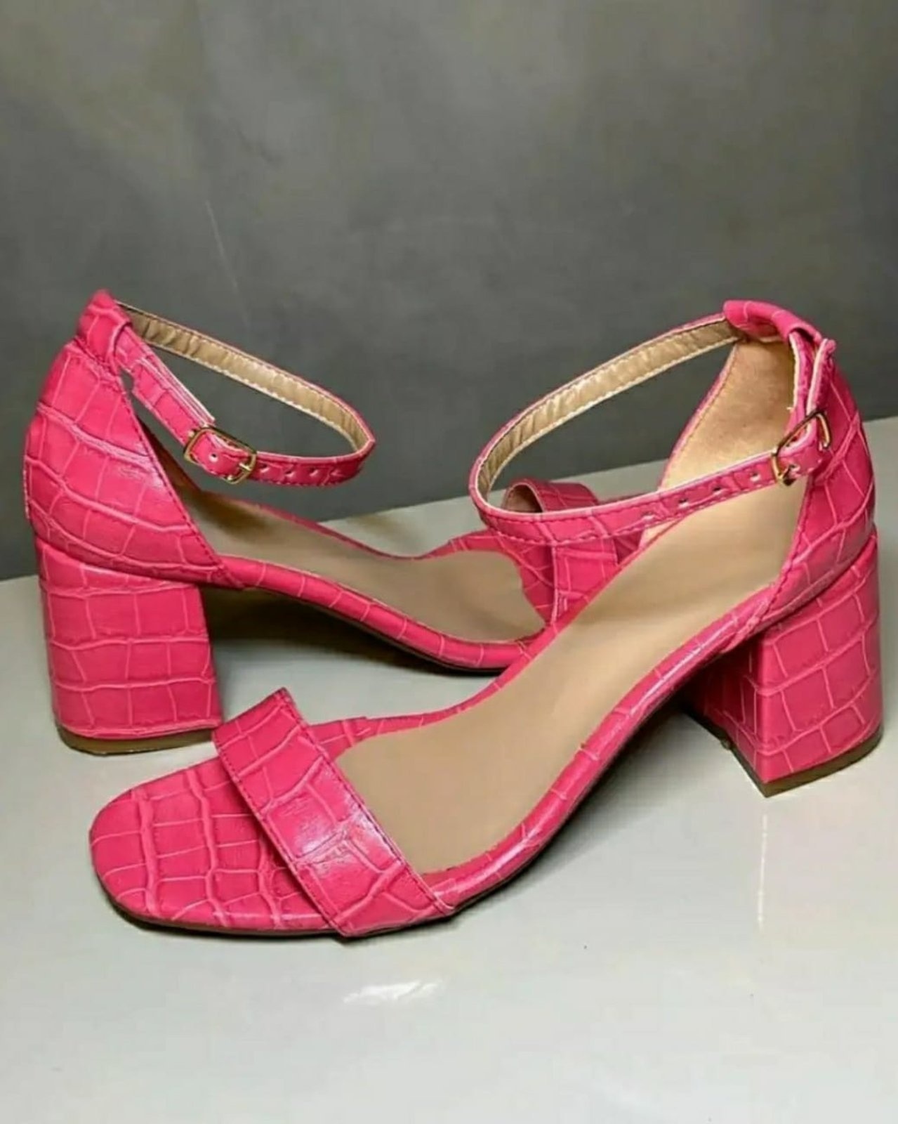 Imagem principal Sandália Delazari Salto Bloco Croco Delazari pink