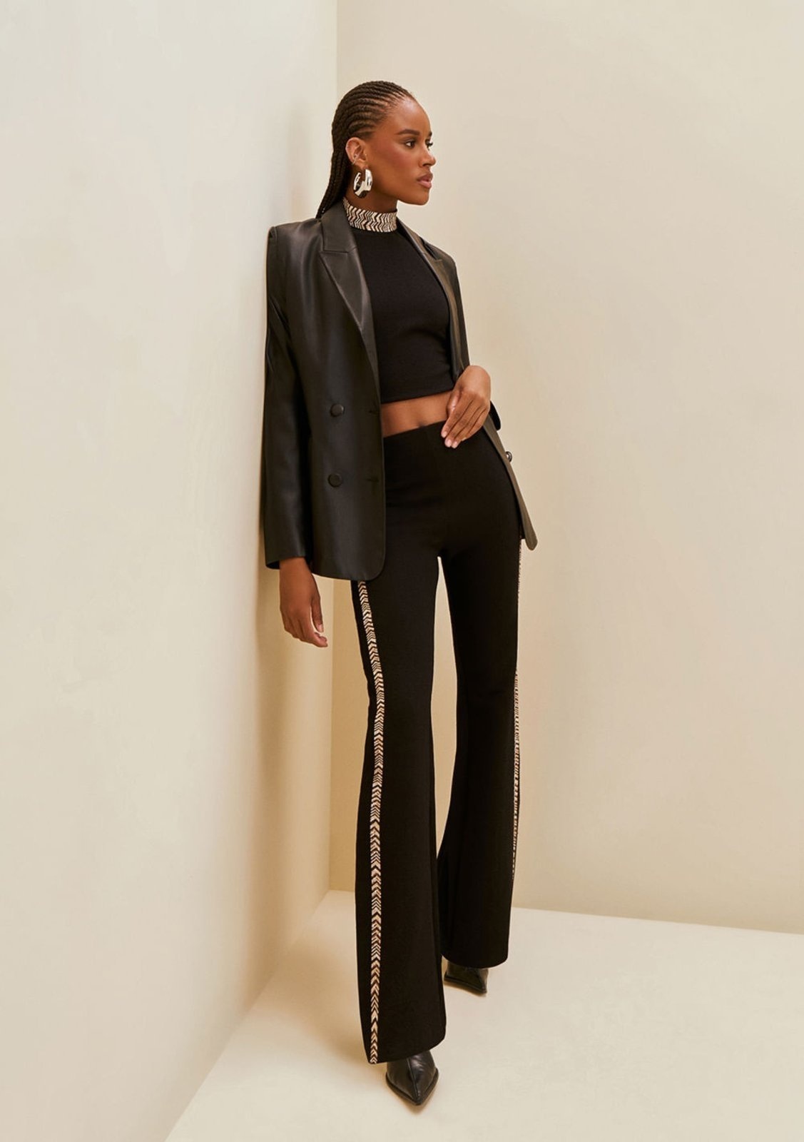 Imagem principal Calça Morena Rosa Flare Alta Preto Morena Rosa preto rosa