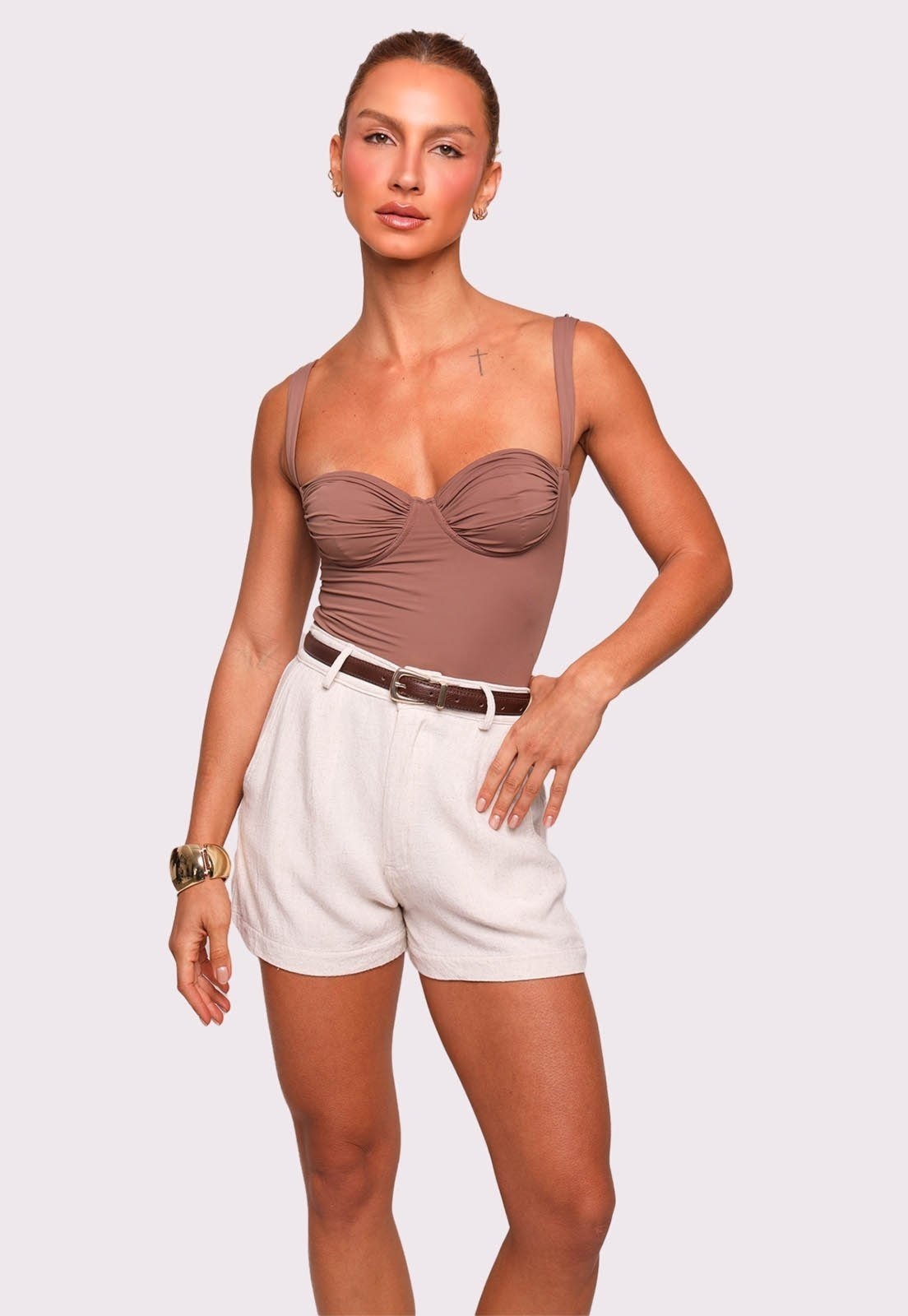 Imagem principal shorts com linho sand Mundo Lolita mundololita nude sand