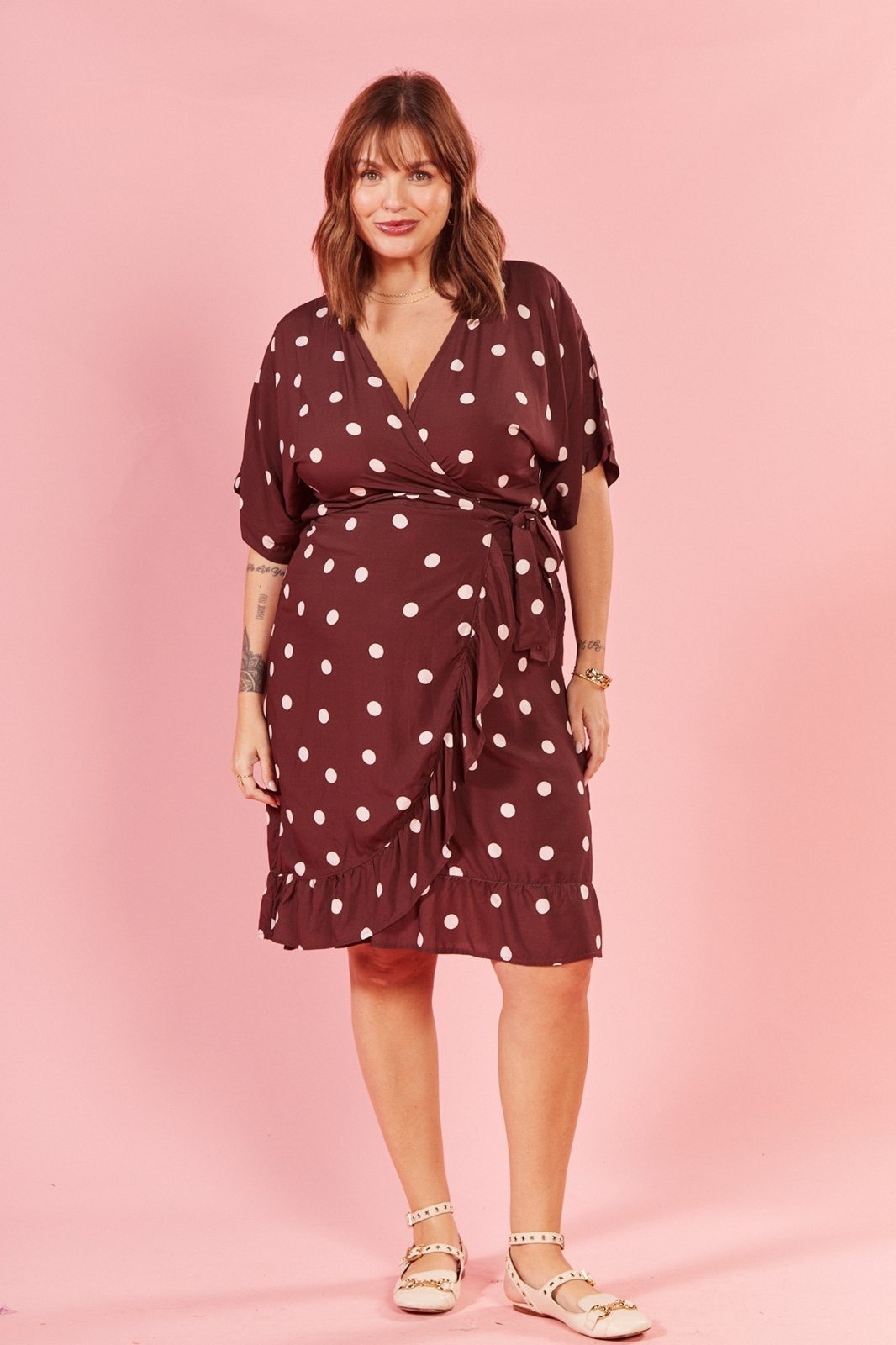 Imagem principal Vestido In Love Curto Beatrice Poa Off Fundo In Love marrom