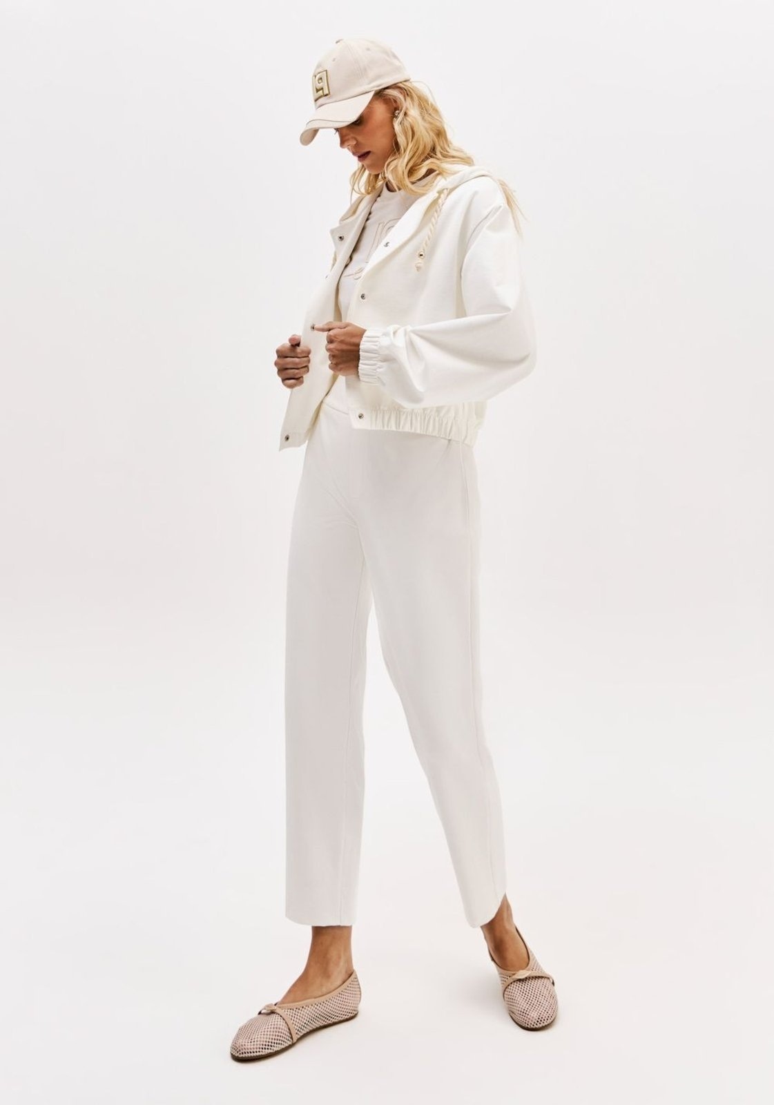 Imagem principal Calça Carrot Cintura Alta Bolsos Sport Easy branco