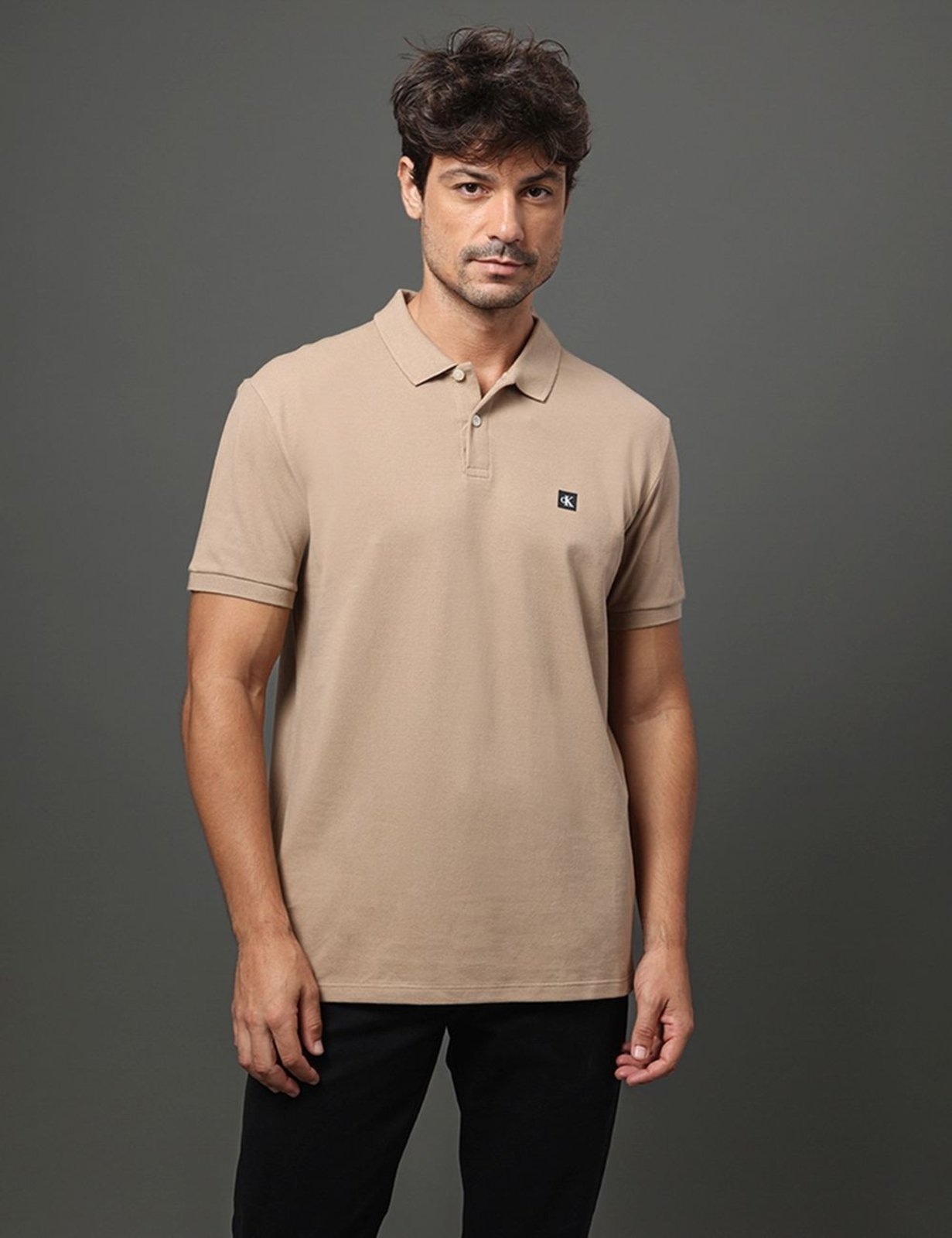 Imagem principal Polo Masculina Premium Calvin Klein Jeans - Caqui Medio Calvin Klein Jeans cáqui caqui