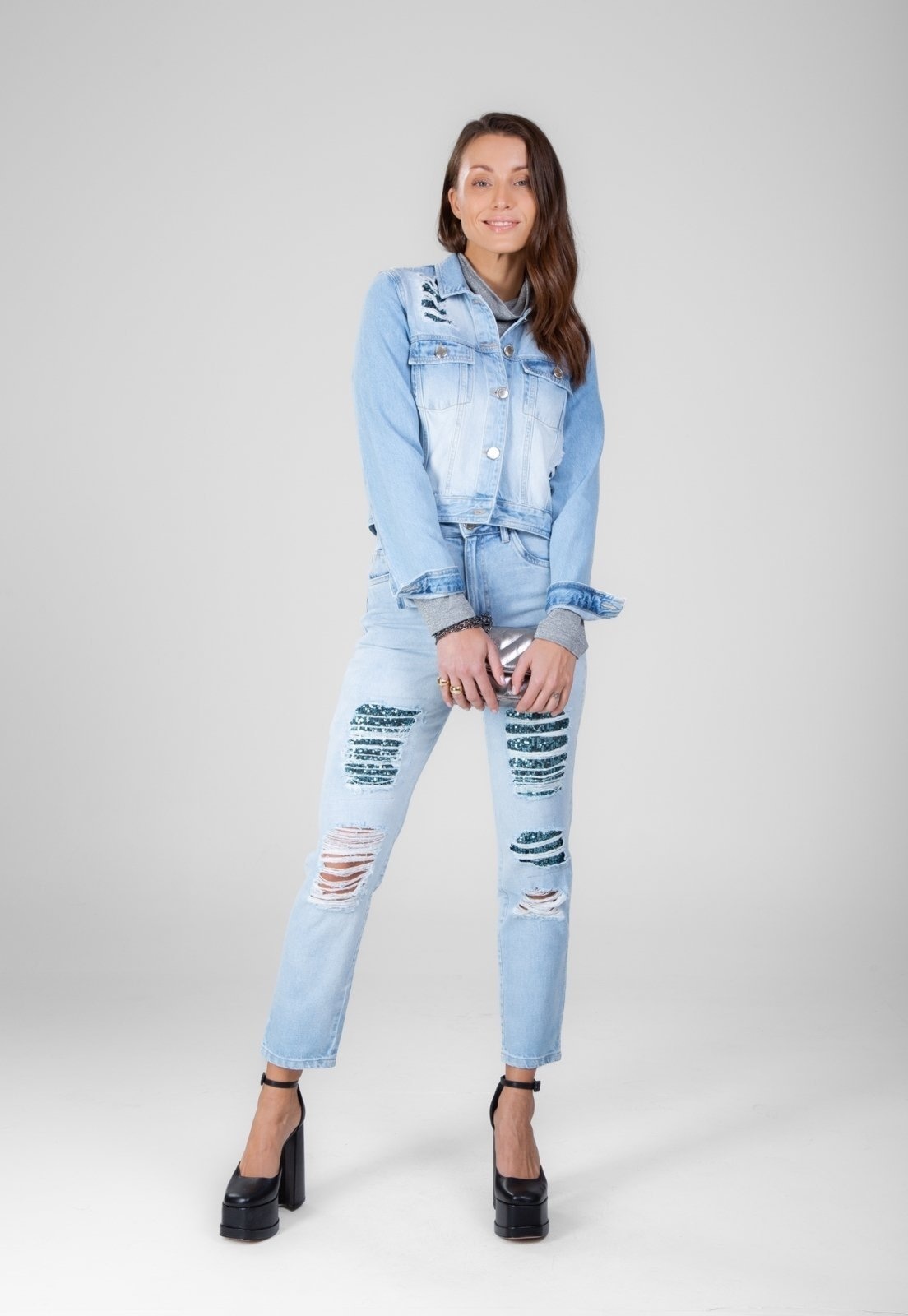 Imagem principal Calça Traymon Mom Com Apliques Delavê Traymon jeans