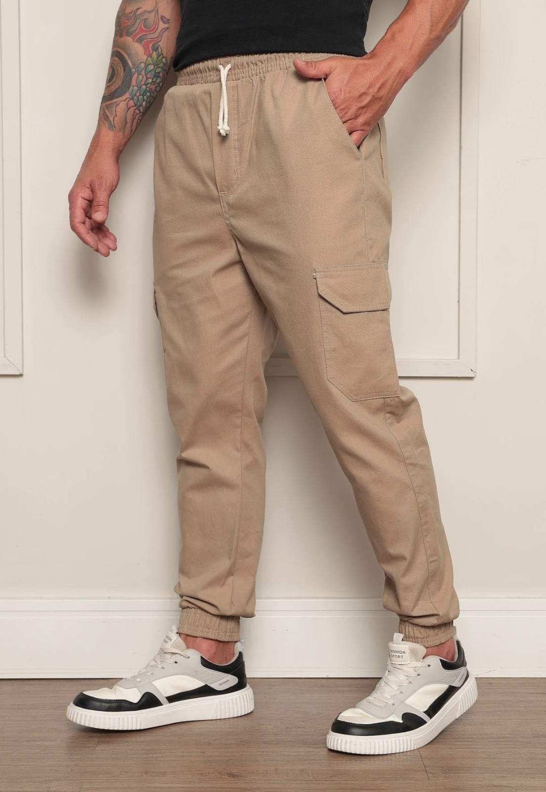 Imagem principal Calça Jogger Masculina Ethereal Jeans com Bolso Cargo Confortável Com Punho Caqui Escuro Ethereal Jeans cáqui caqui