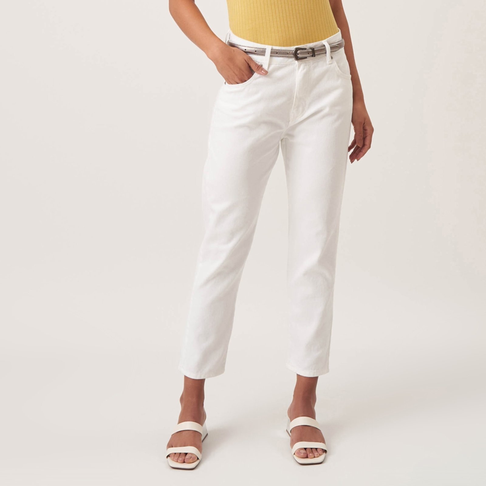 Imagem principal Calça Jeans Mom Cintura Alta Capri Branca Bloom branco