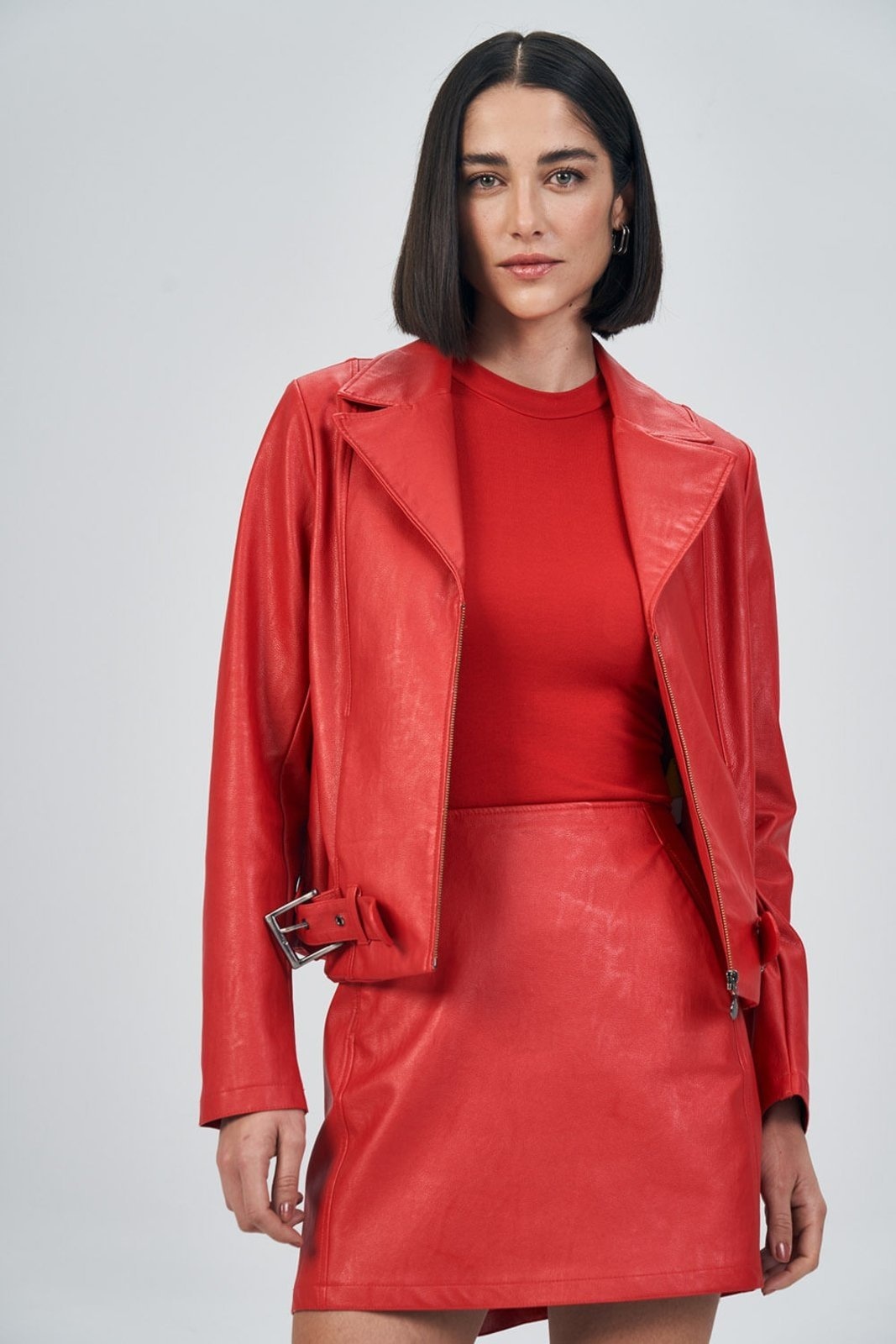 Imagem principal Jaqueta PU Com Fivela Feminina Acostamento ACT FEMININO vermelho