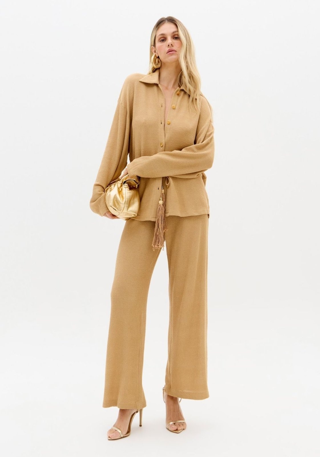 Imagem principal Calça Wide Leg Cintura Alta Com Barbicachos Lança Perfume bege