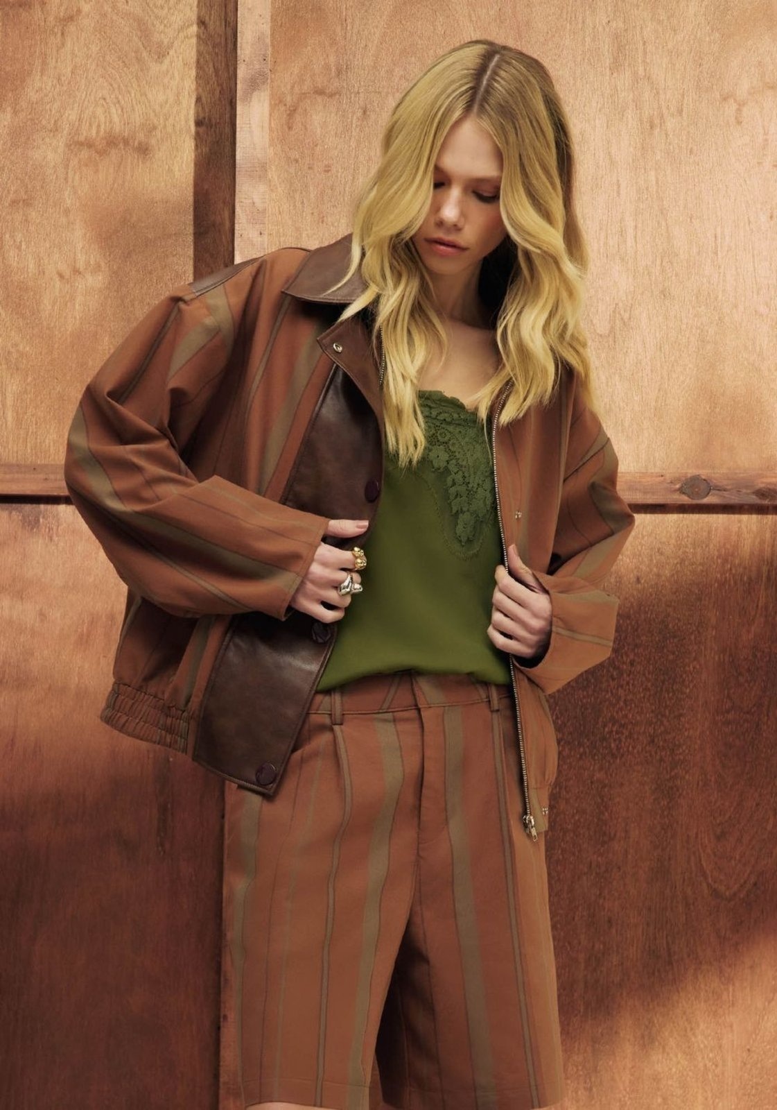 Imagem principal Jaqueta Bomber Listrada Com Pu My Favorite Things marrom