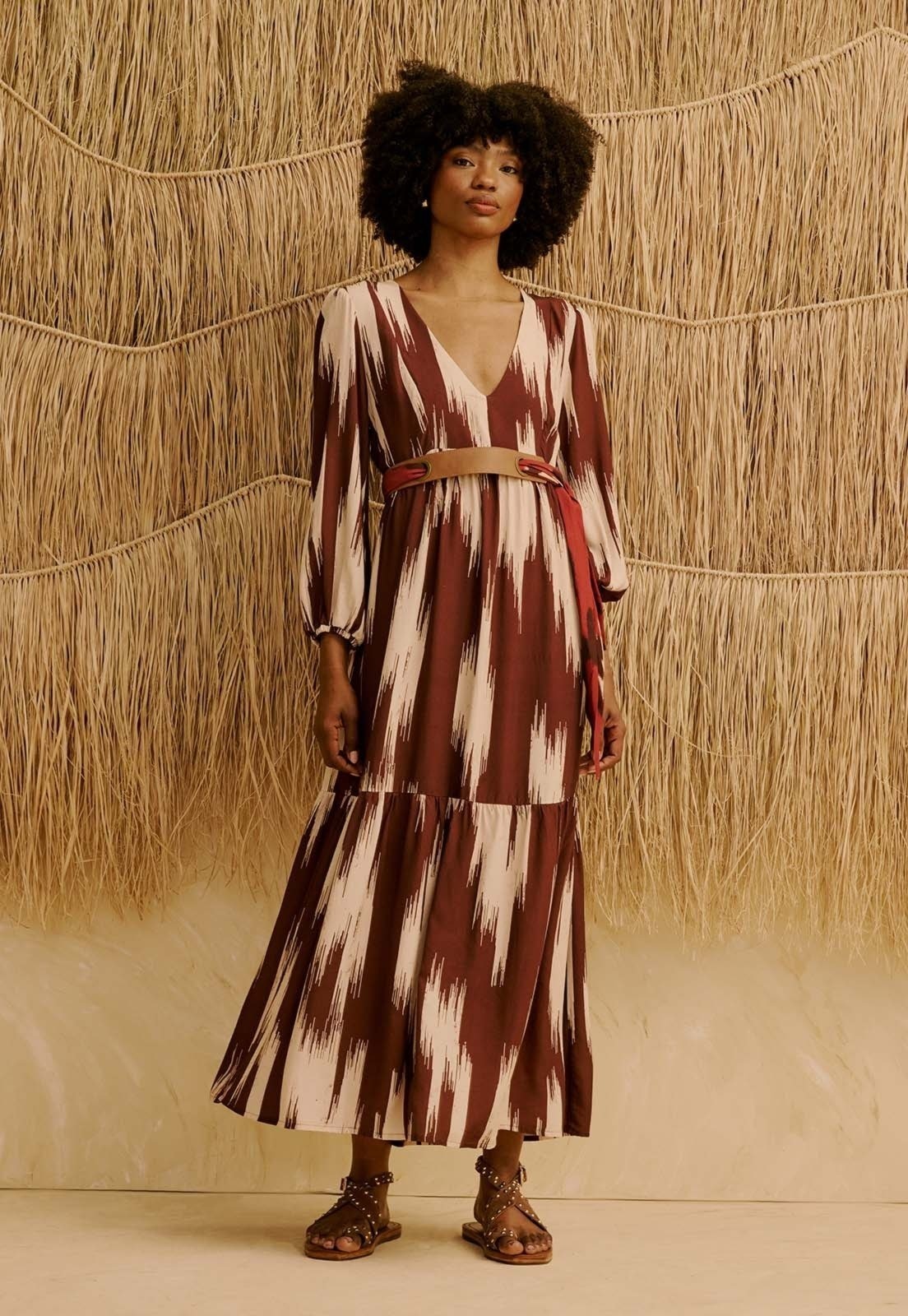 Imagem principal Vestido Maxi Midi Manga Bufante Estampado Amantani CaCay marrom