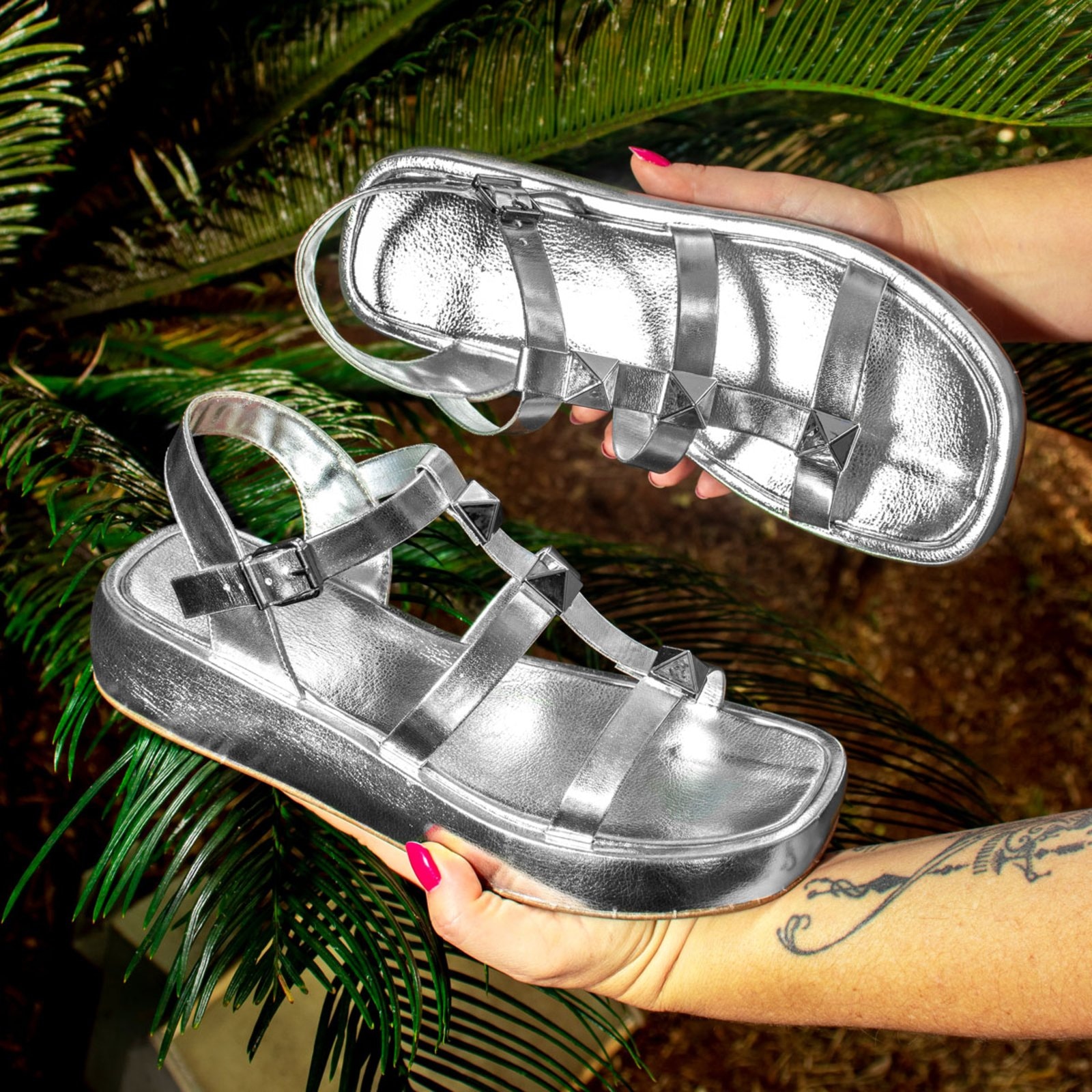 Imagem principal Sandália Feminina Macia Confortável Resistente Ajuste Fivela Leve Plataforma Anabela Moda ÉPICO CALÇADOS prata