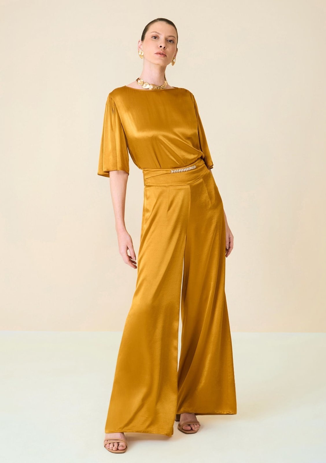 Imagem principal Calça Maria Valentina Pantalona Cós Alto Com Metal Maria Valentina dourado