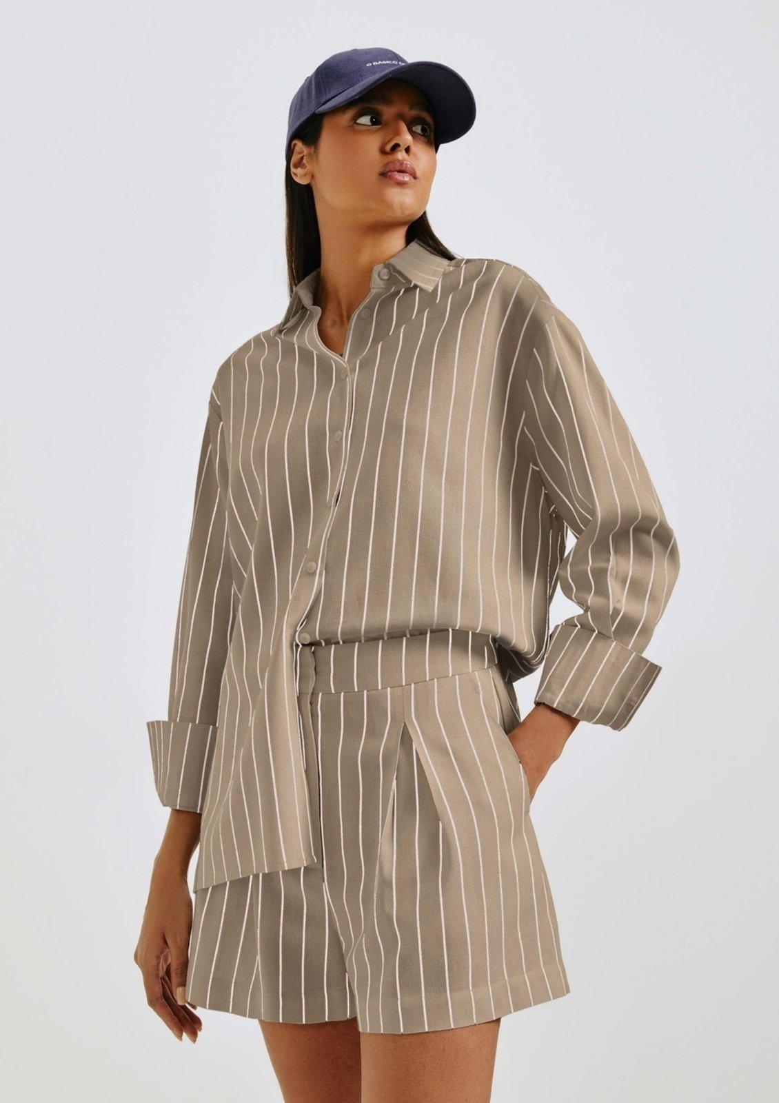 Imagem principal Shorts Feminino Fio Tinto Em Alfaiataria Hering marrom