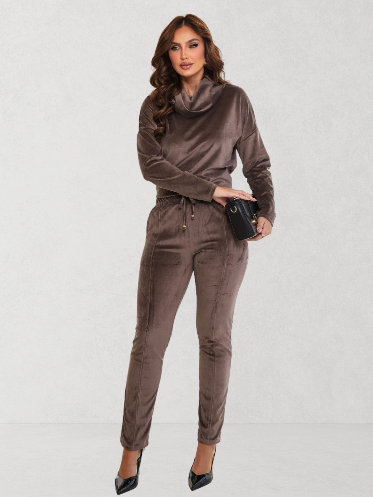 Imagem principal Conjunto Via Lessa Oslo Gola Degagê em Plush Chumbo Via Lessa cinza