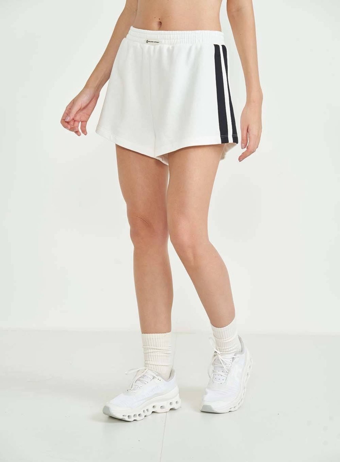 Imagem principal Short Colcci Sport Comfort Feminina Off Natural Colcci Sport off-white natural