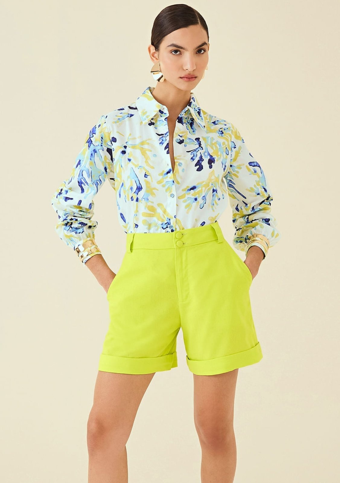 Imagem principal Shorts Maria Valentina Alfaiataria Bolso-Faca Maria Valentina verde