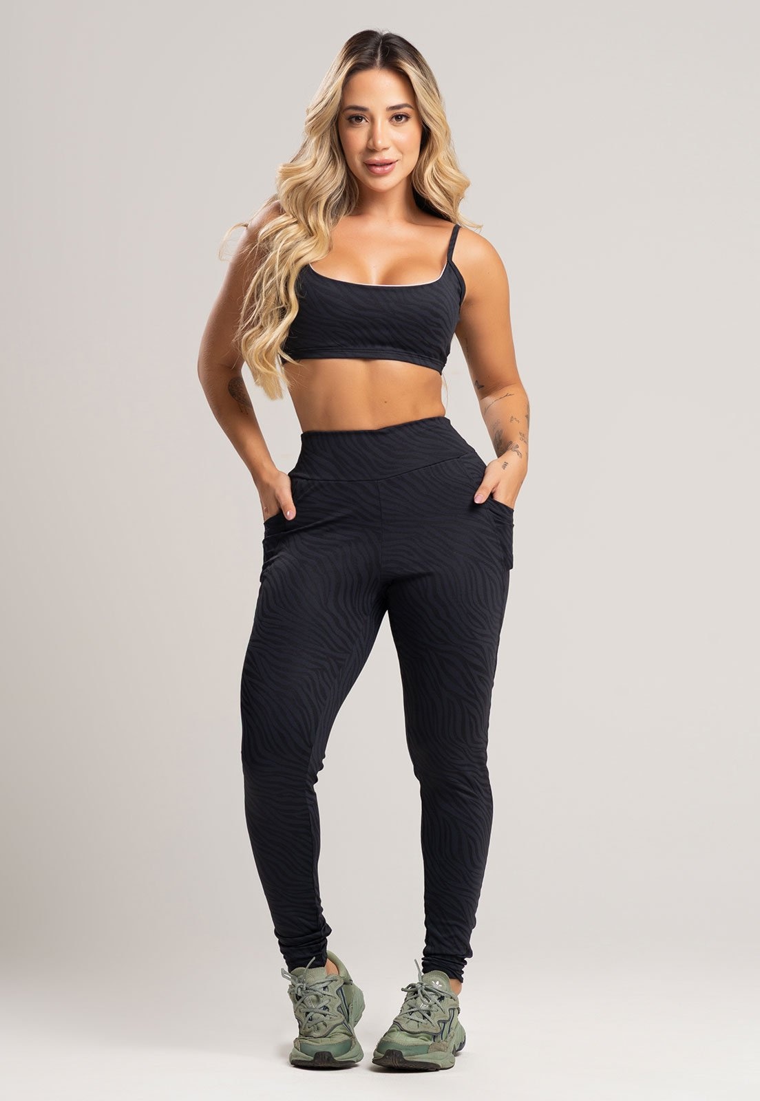 Imagem principal Calça Legging MVB Modas Cintura Alta Bolsos Feminina Jacquard Mvb Modas preto