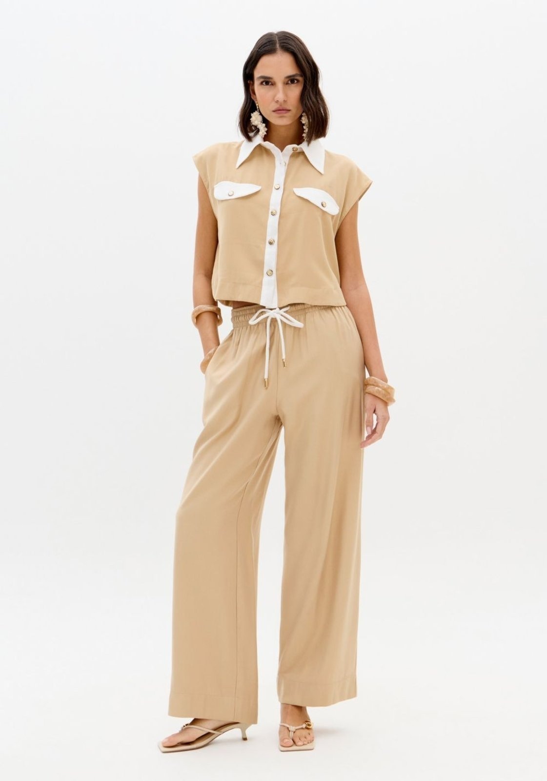 Imagem principal Calça Reta Cintura Alta Cós Elástico Lança Perfume bege