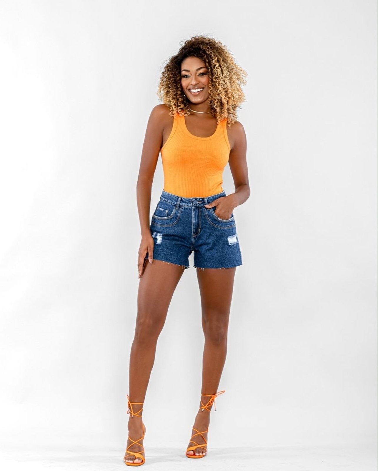 Imagem principal Shorts Boyfriend Feminino Cintura Média Barra No Fio 22609 Escura Consciência jeans