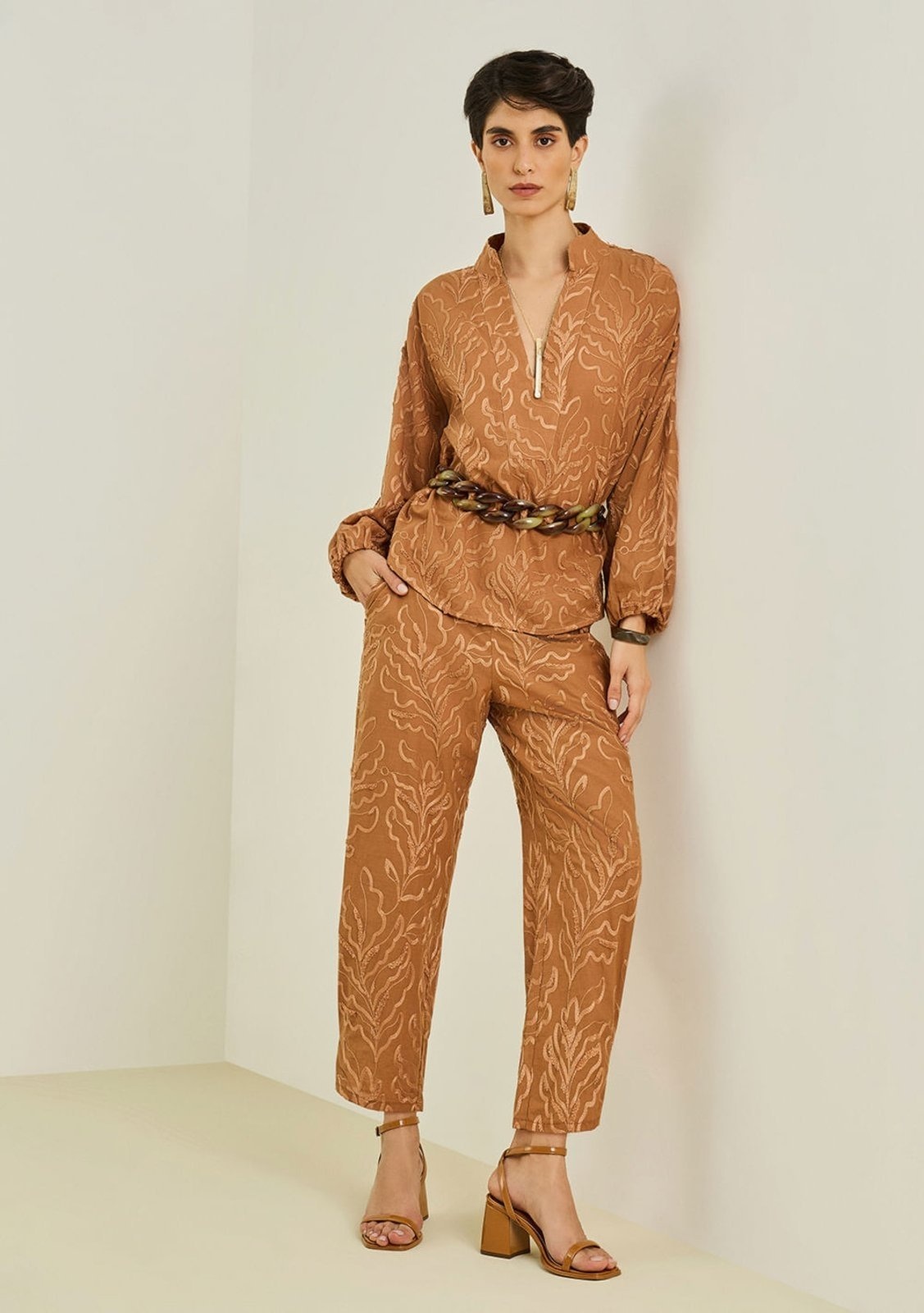 Imagem principal Calça Maria Valentina Cargo Alta Maria Valentina marrom