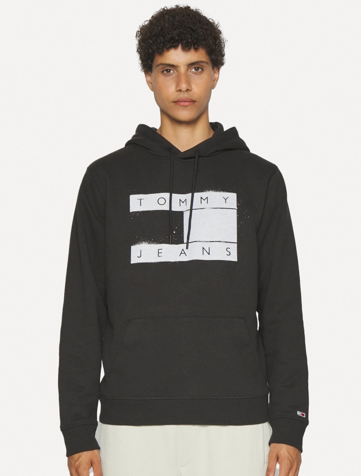 Imagem principal Moletom Tommy Jeans Masculino Hoodie Flag Logo Spray Tommy Jeans preto