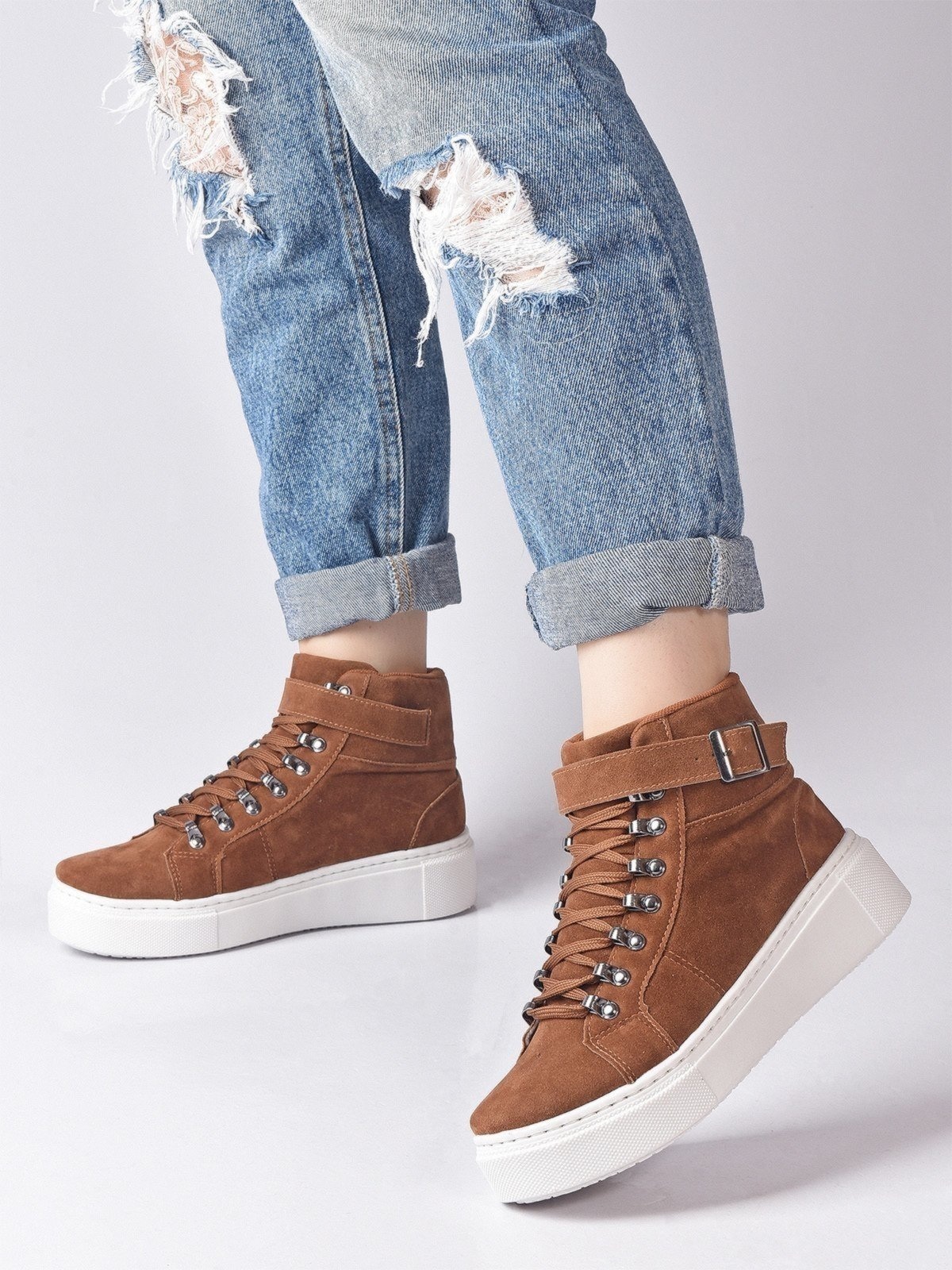 Imagem principal Tênis Botinha Salook Solado Branco Grosso Salook marrom