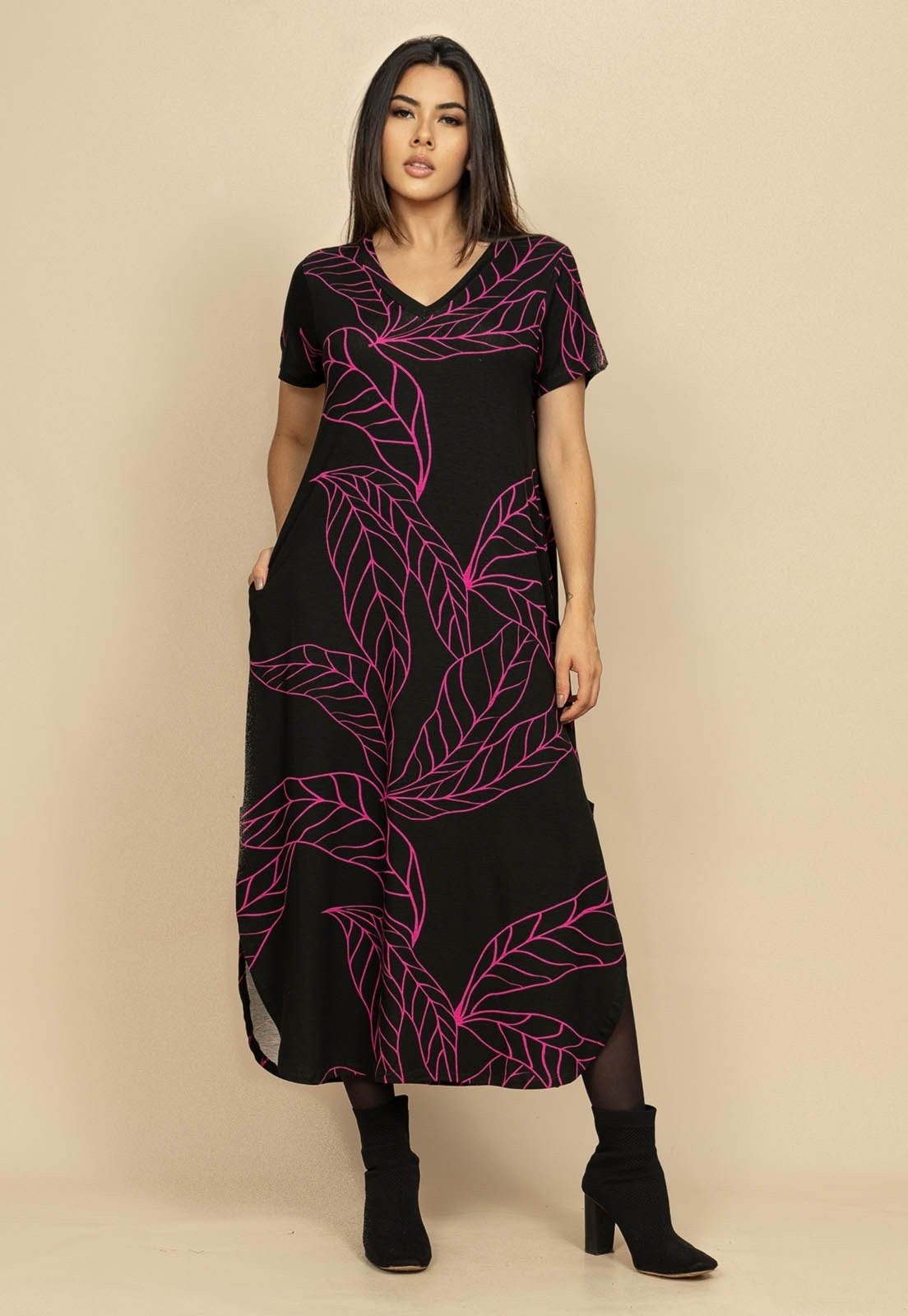 Imagem principal Vestido Midi Abapã Malha com Bolso Estampa Antúrios Lilás Cabanafree estampado/multicolorido/preto