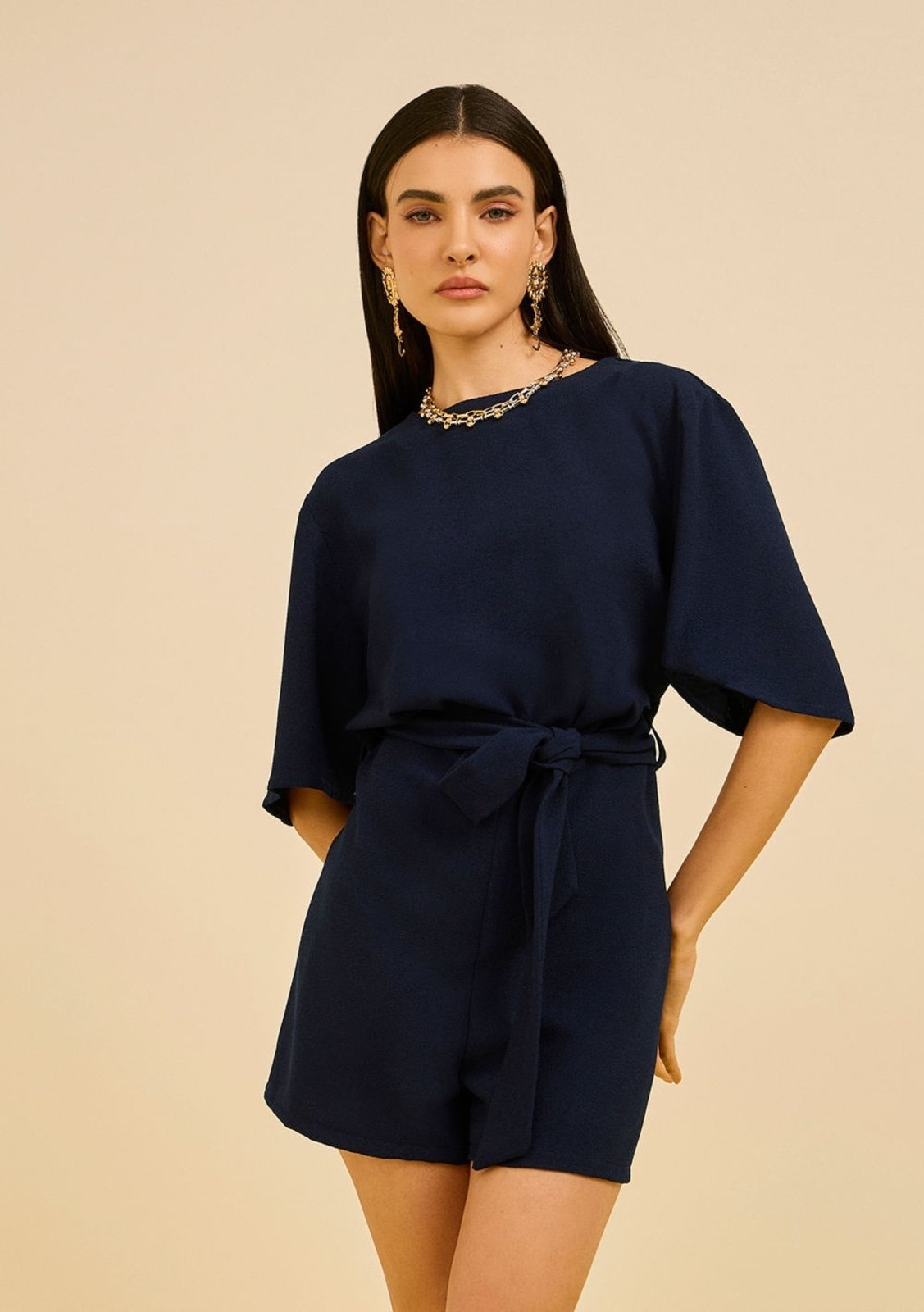 Imagem principal Macacão Zinco Solto Decote Careca Manga Curta Curto Zinco azul