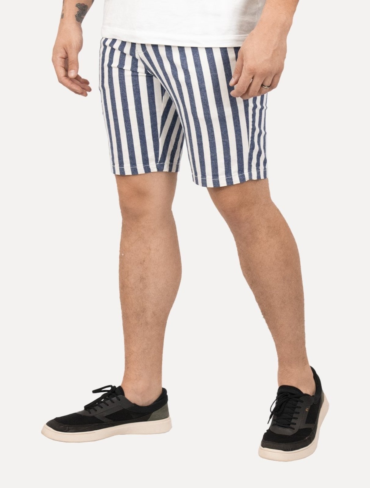 Imagem principal Bermuda Reserva Masculina Listrada Off-White/Azul Marinho Reserva azul marinho white