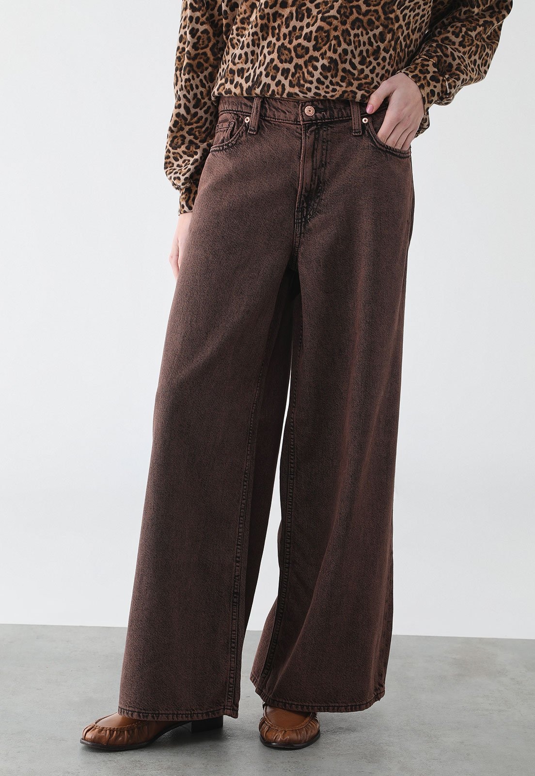 Imagem principal Calça Feminina GAP Modelagem Ampla GAP marrom