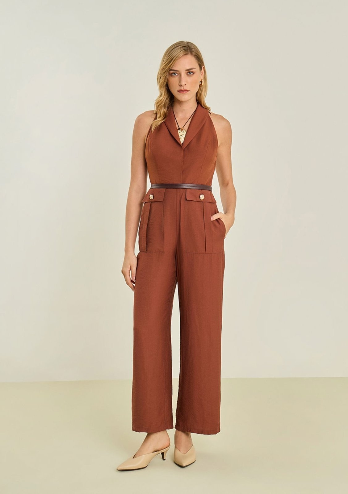 Imagem principal Macacão Maria Valentina Ajustado Decote V Sem Manga Longo Maria Valentina marrom