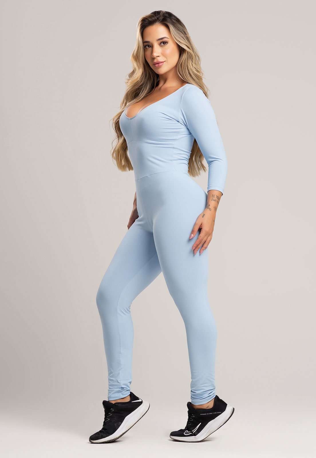 Imagem principal Macacão Manga 3/4 MVB Modas Feminino Costa Fechada Poliamida Fitness Céu Mvb Modas azul