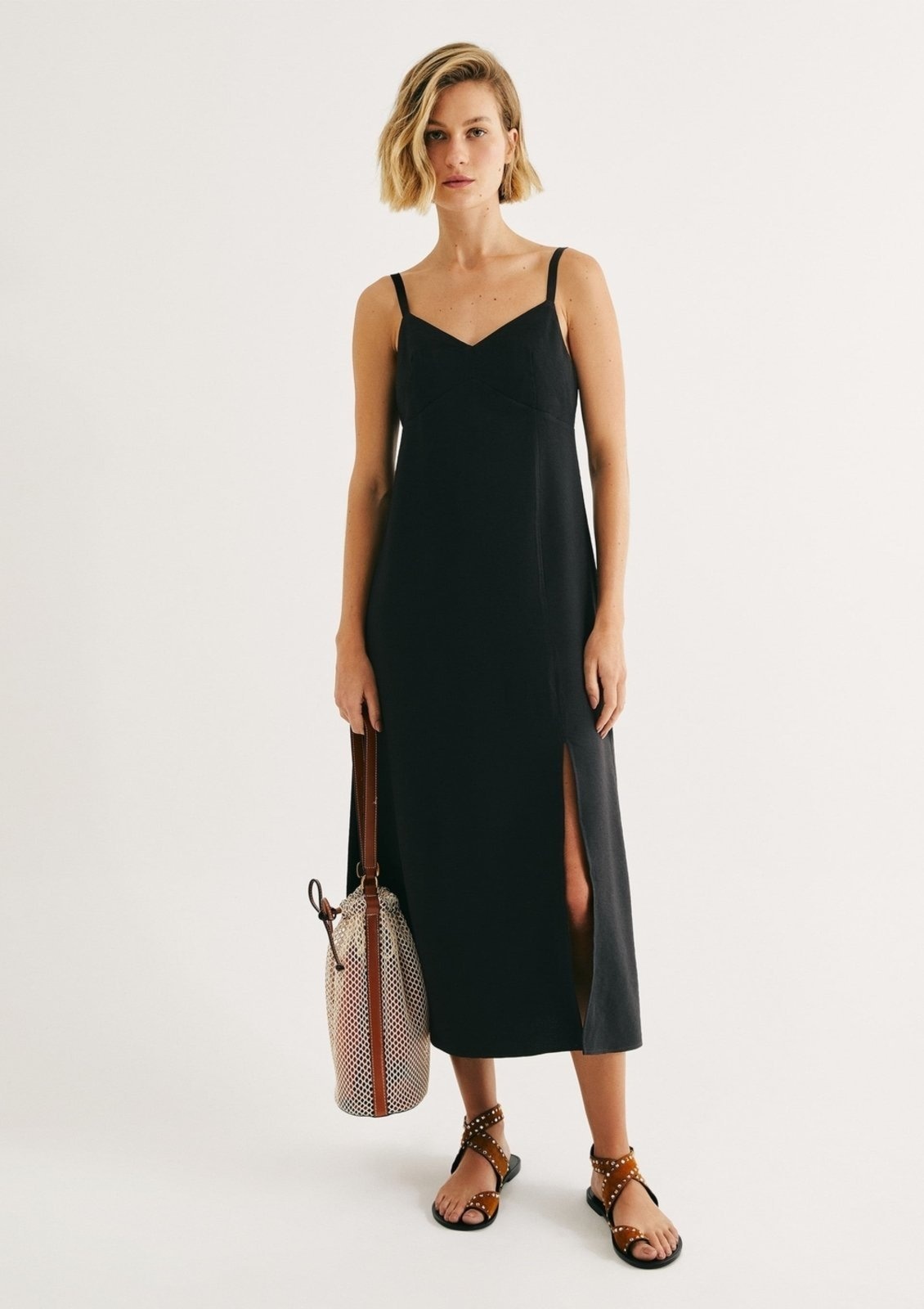 Imagem principal Vestido Midi Evasê Em Viscose Hering preto