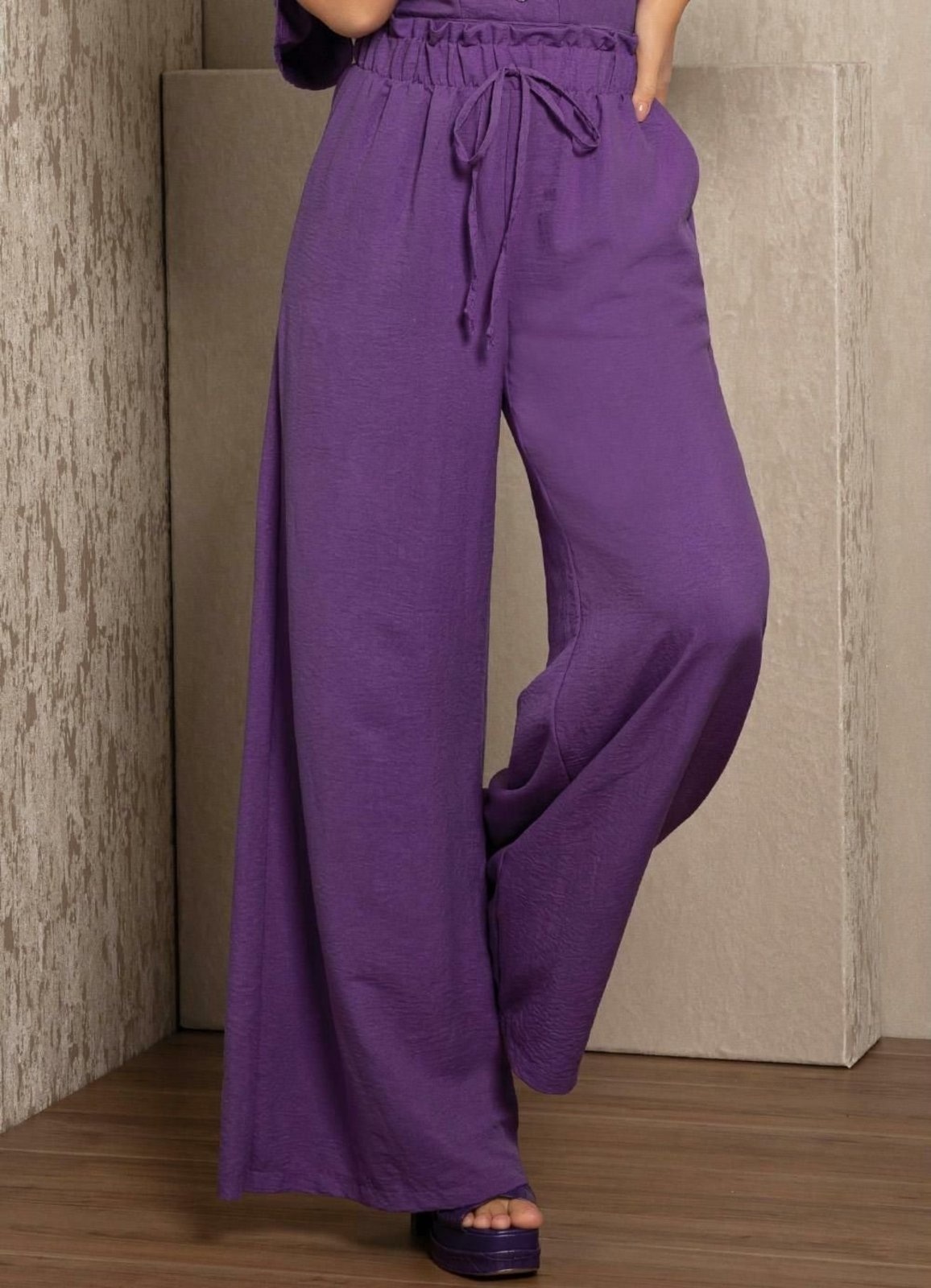 Imagem principal Calça Elástico Na Cintura E Bolsos Roxa Colorido Quintess roxo