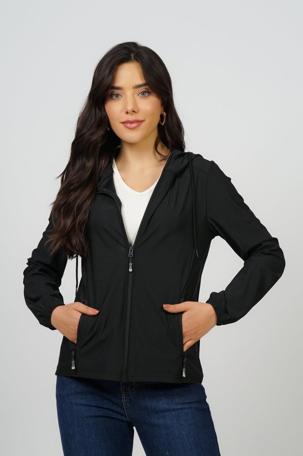 Imagem principal Jaqueta Feminina Corta Vento Sh Fashion Ultra Leve Com Capuz Cor Preta SH FASHION preto