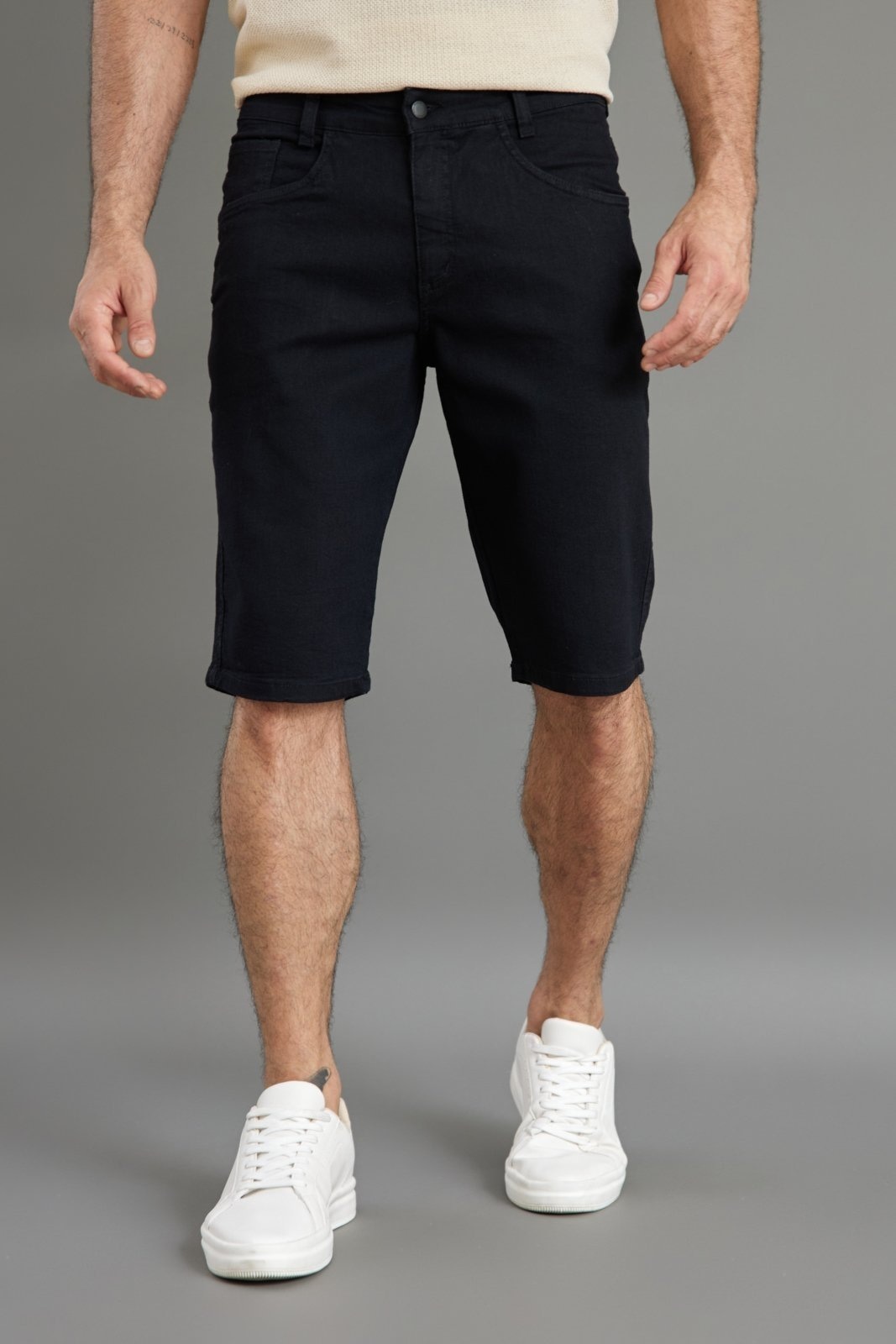 Imagem principal Bermuda Slim Fit Masculina em Sarja na Cor Lemier Collection Lemier Jeans azul marinho/café/grafite/jeans/preto