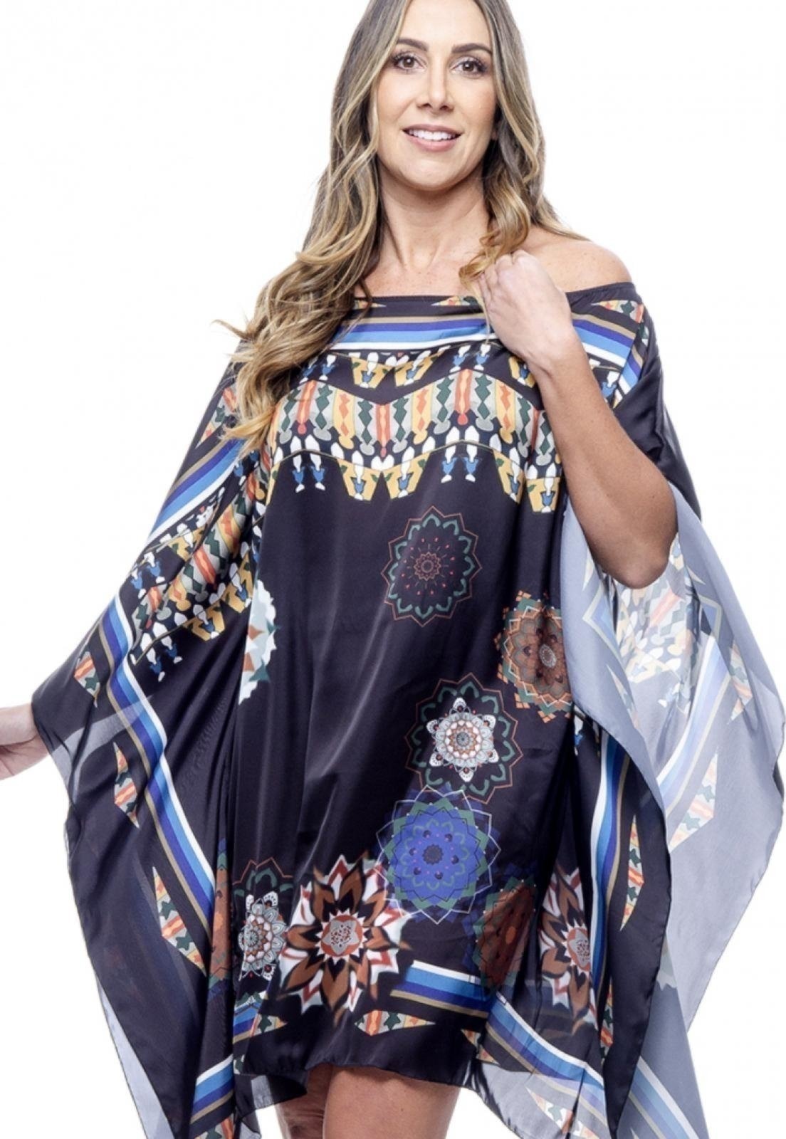 Imagem principal Vestido Kaftan Amplo Cetim Estampado Exclusivo Mandalas 101 Resort Wear preto