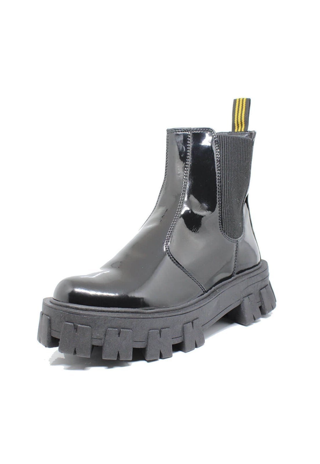 Imagem principal Bota Tratorada Meggie Chelsea Estilo Veggie Verniz ESTILO VEGGIE SHOES preto