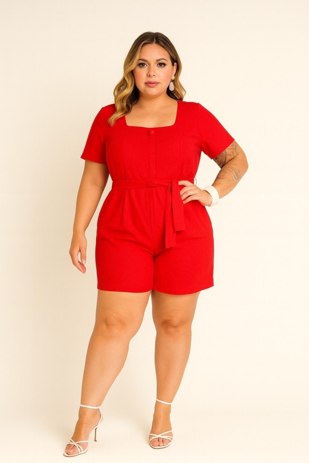 Imagem principal Macaquinho Plus Size Linho Leve com Cinto e Bolso-Faca Summer Body vermelho