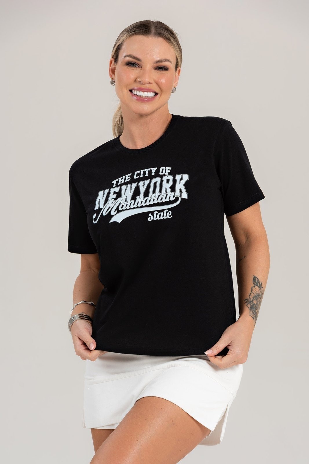 Imagem principal Camisa Feminina Cianitas Preta Estampa Manhattan Cianitas preto