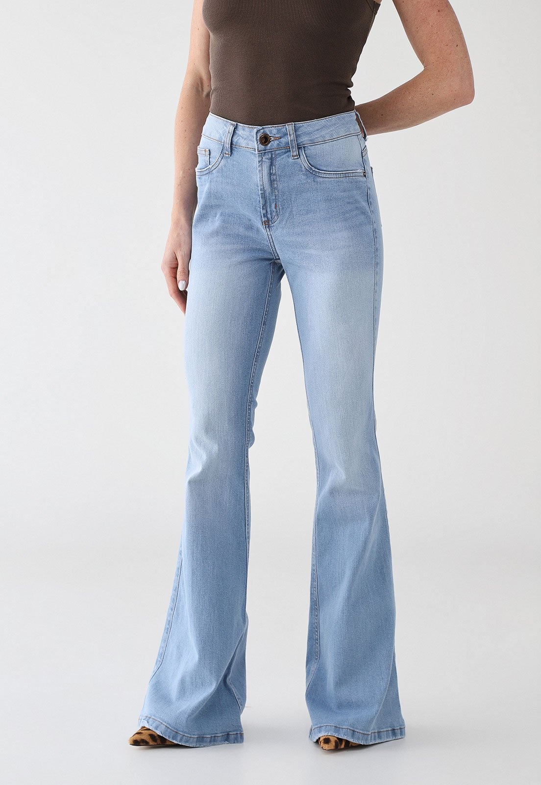 Imagem principal Calça Jeans Feminina Lança Perfume Atena Flare Lavagem Clara Lança Perfume azul