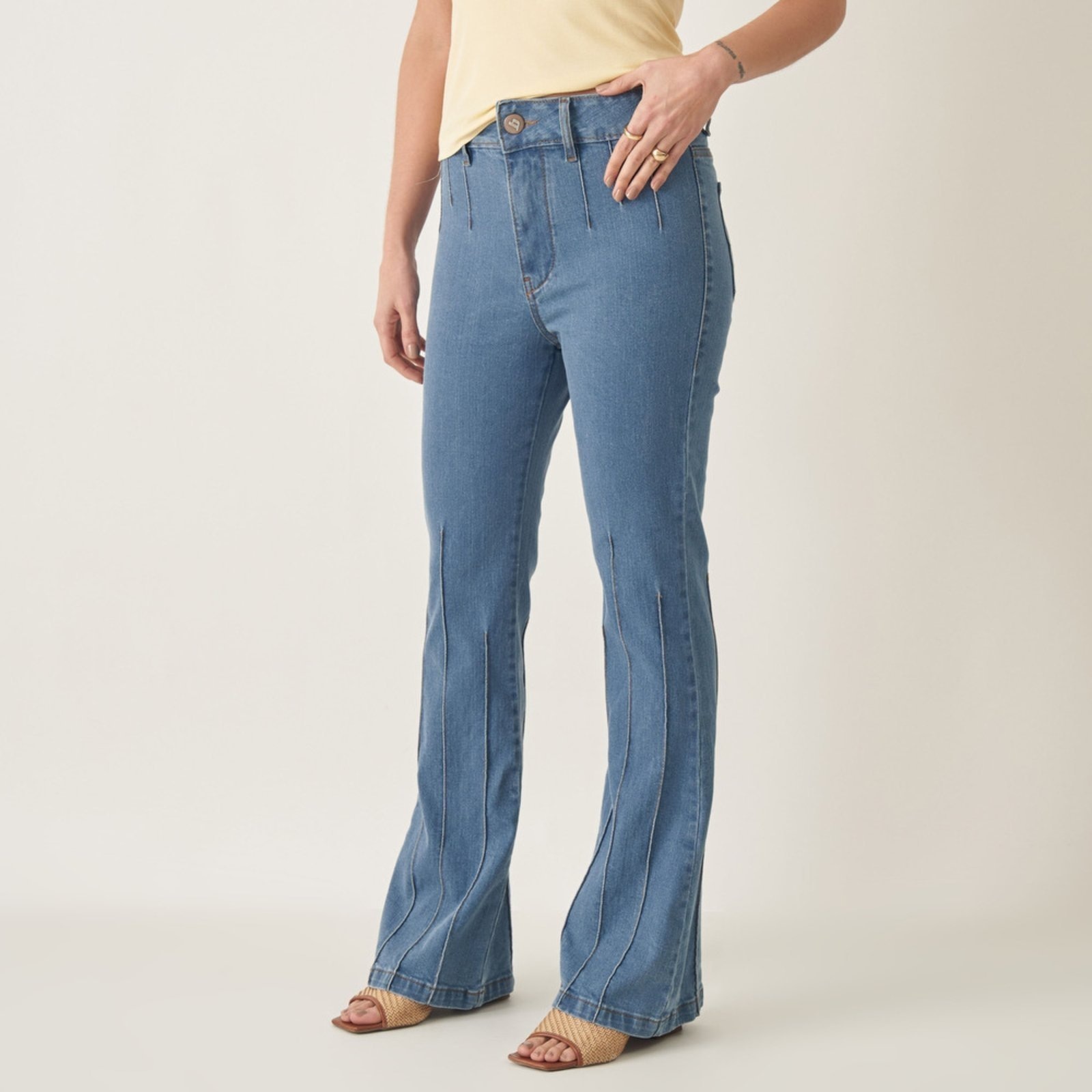 Imagem principal Calça Jeans Flare Cintura Alta com Nervuras Bloom azul