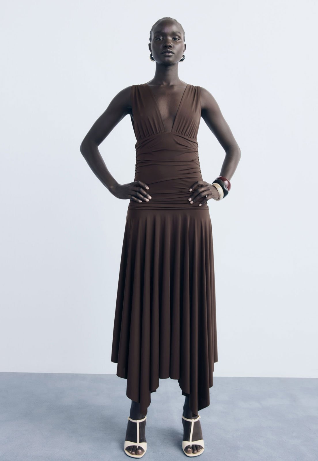 Imagem principal Vestido Feminino Mango Myri Drapeado Mango marrom