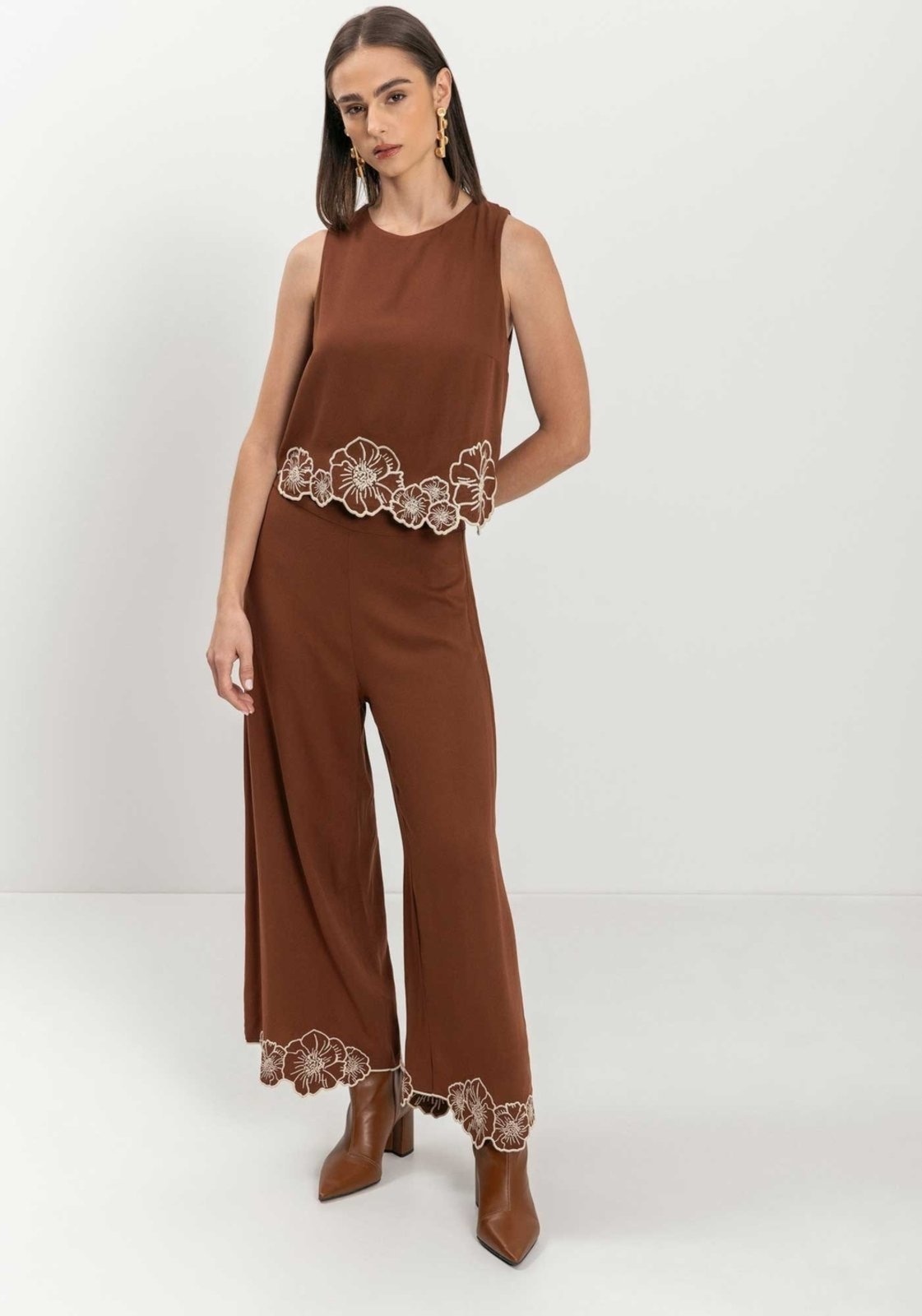 Imagem principal Calça Pantacourt De Cintura Alta Com Bordado Na Barra Lez a Lez marrom