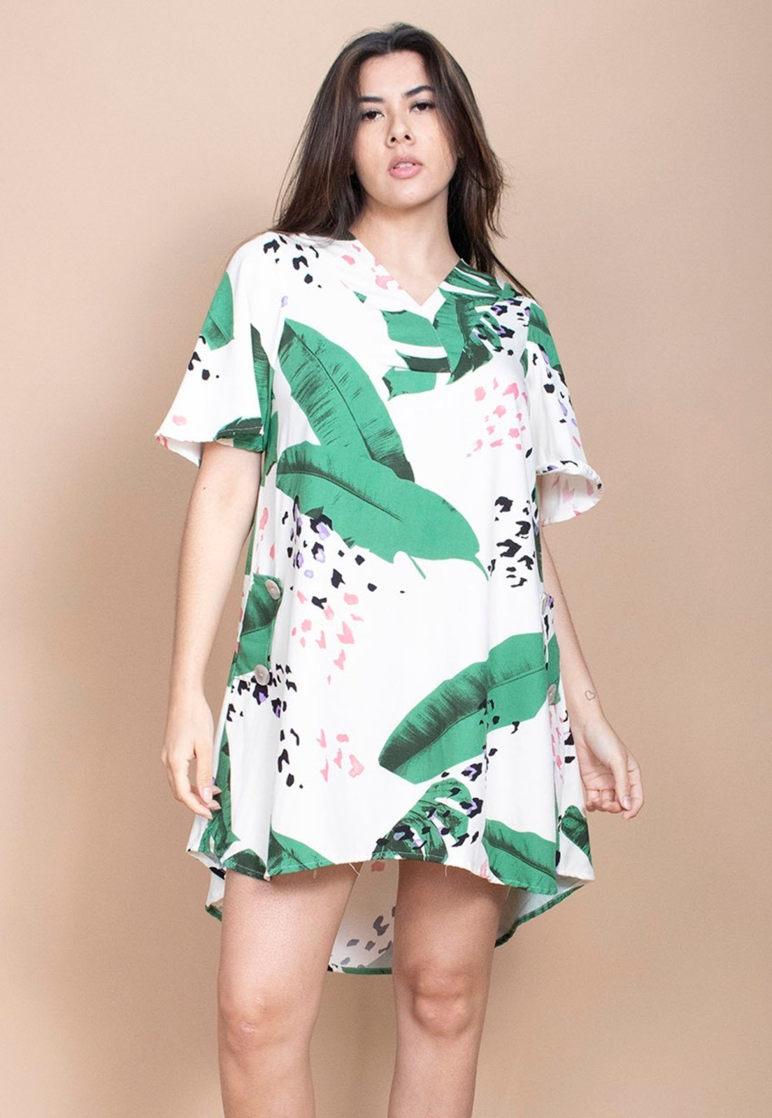 Imagem principal Vestido Curto Cabanafree Pataxô Viscose Mullet Decote V Folhagem Poética Cabanafree estampado/off-white/preto