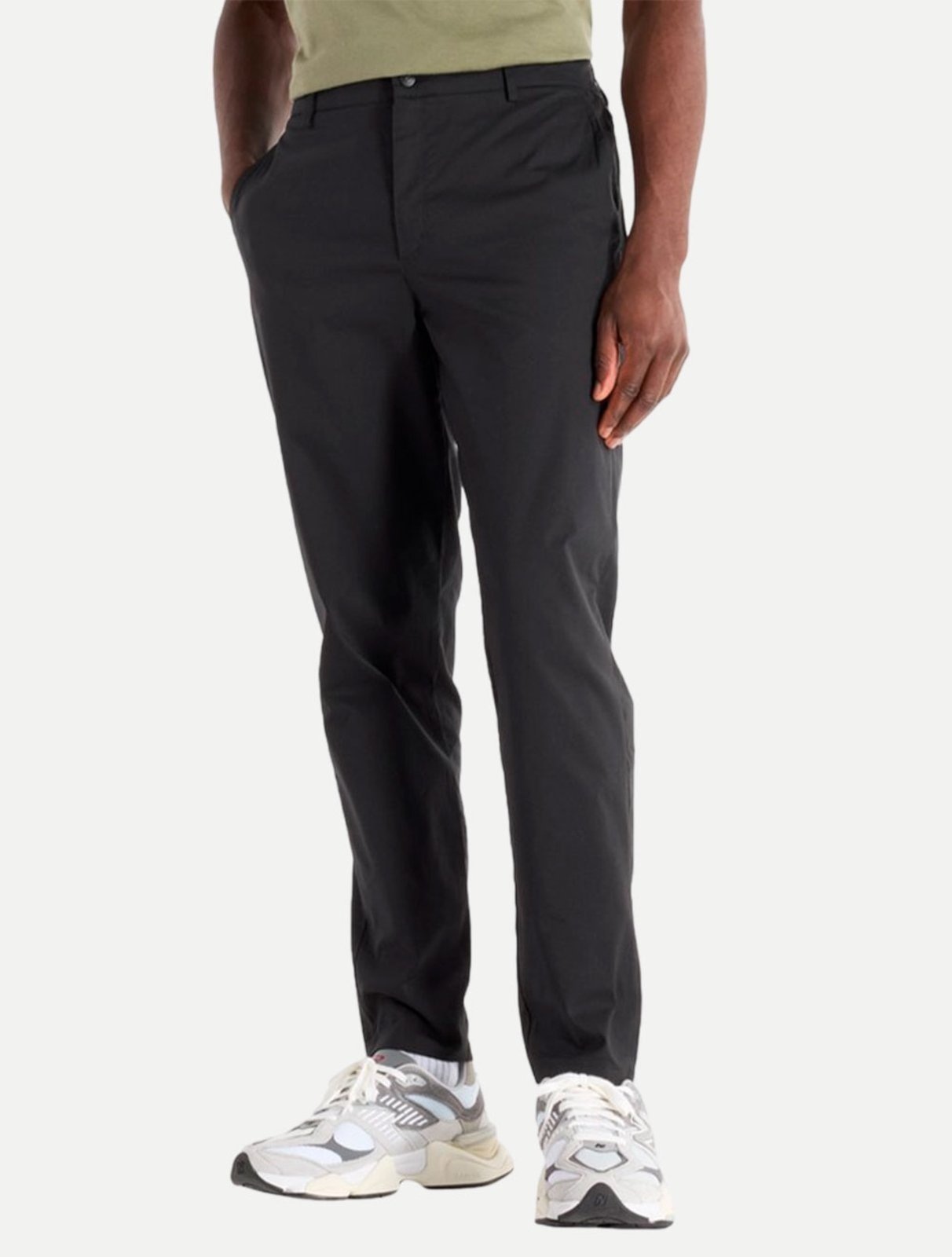 Imagem principal Calça New Balance Masculina Regular Alfaiataria Esportiva Athletics Tapared 30 Preta New Balance preto