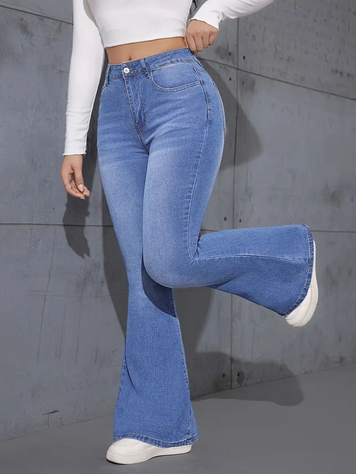 Imagem principal Calça Flare Jeans Feminina Kovali Premium Com Elastano Cintura Alta Levanta Bumbum Estilo Gringa Claro KOVALI FASHION STORE azul/jeans azul